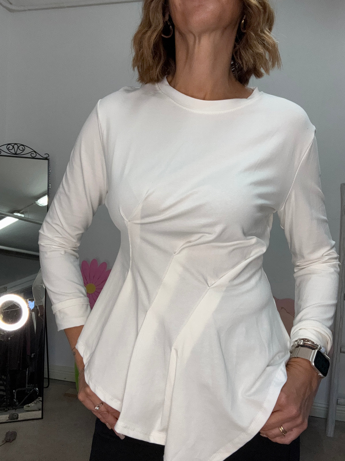 La t-shirt arriccio e punta