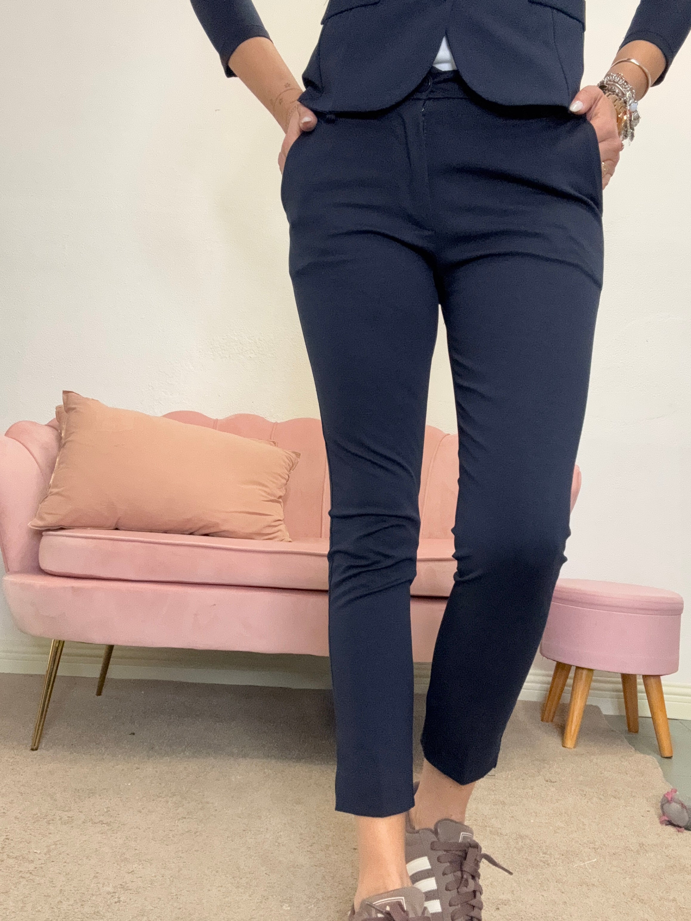 Il pantalone sigaretta punto Milano