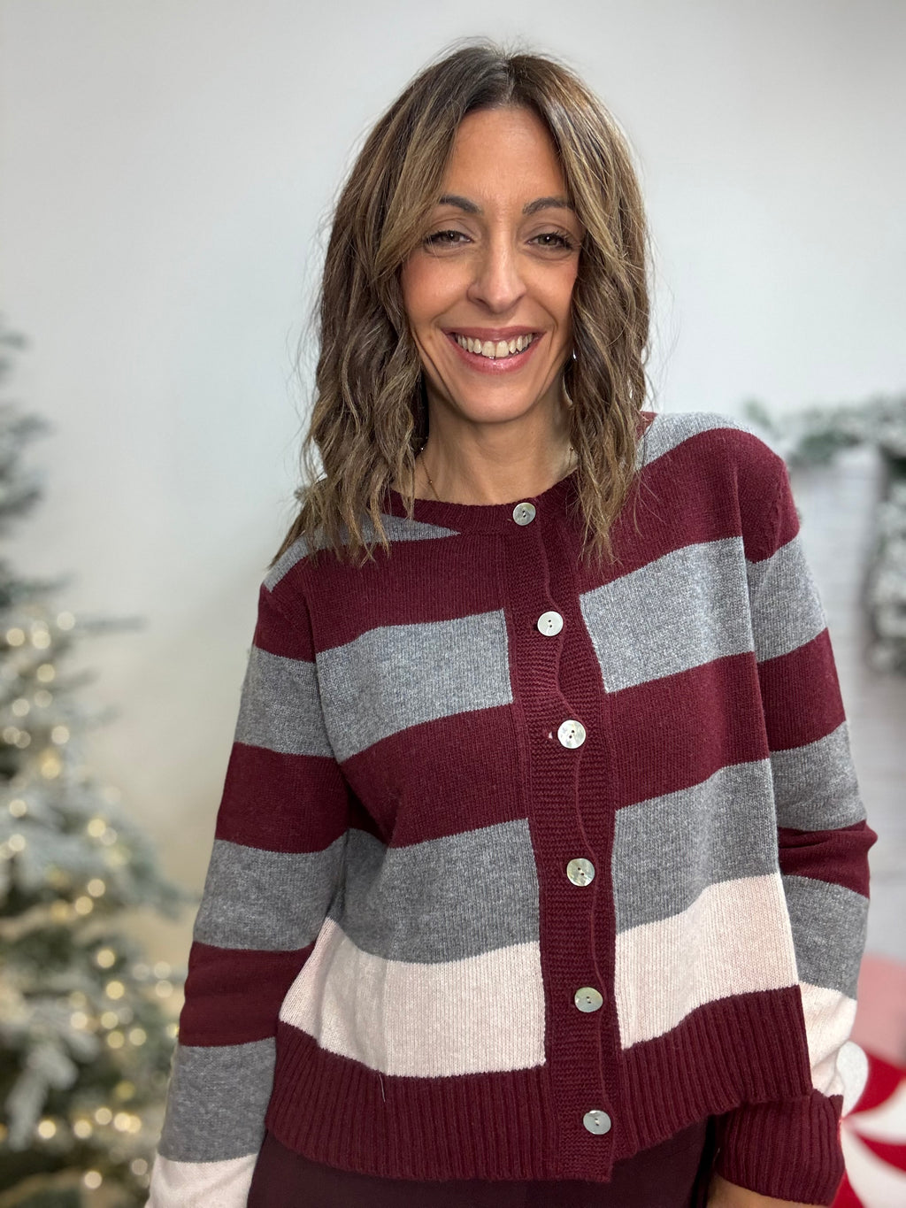 Il cardigan in misto cachemire rigato colorato