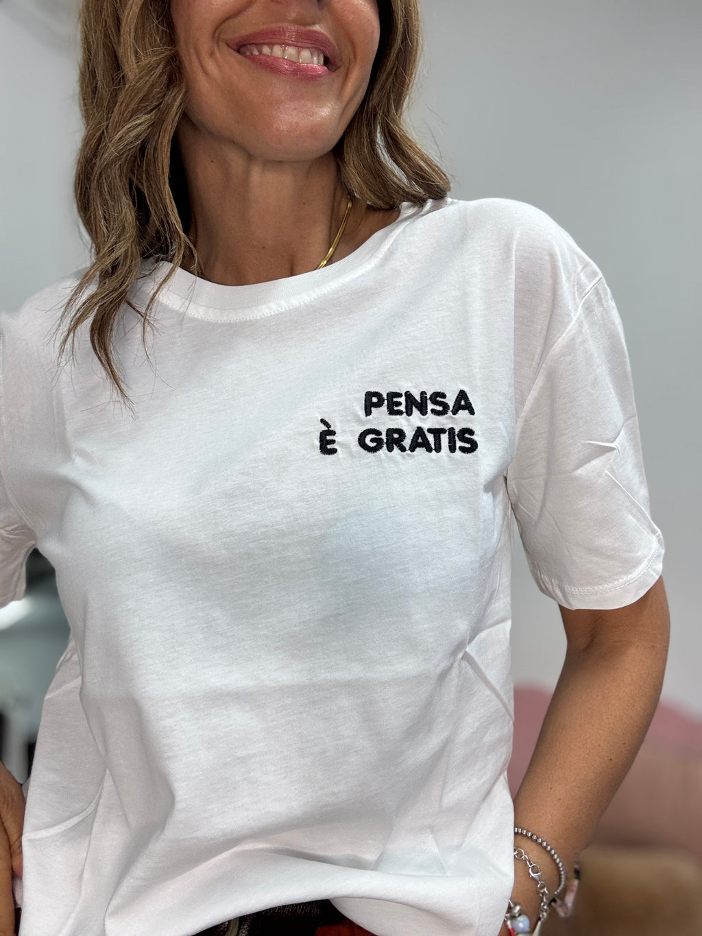 T-shirt Pensa e’ gratis