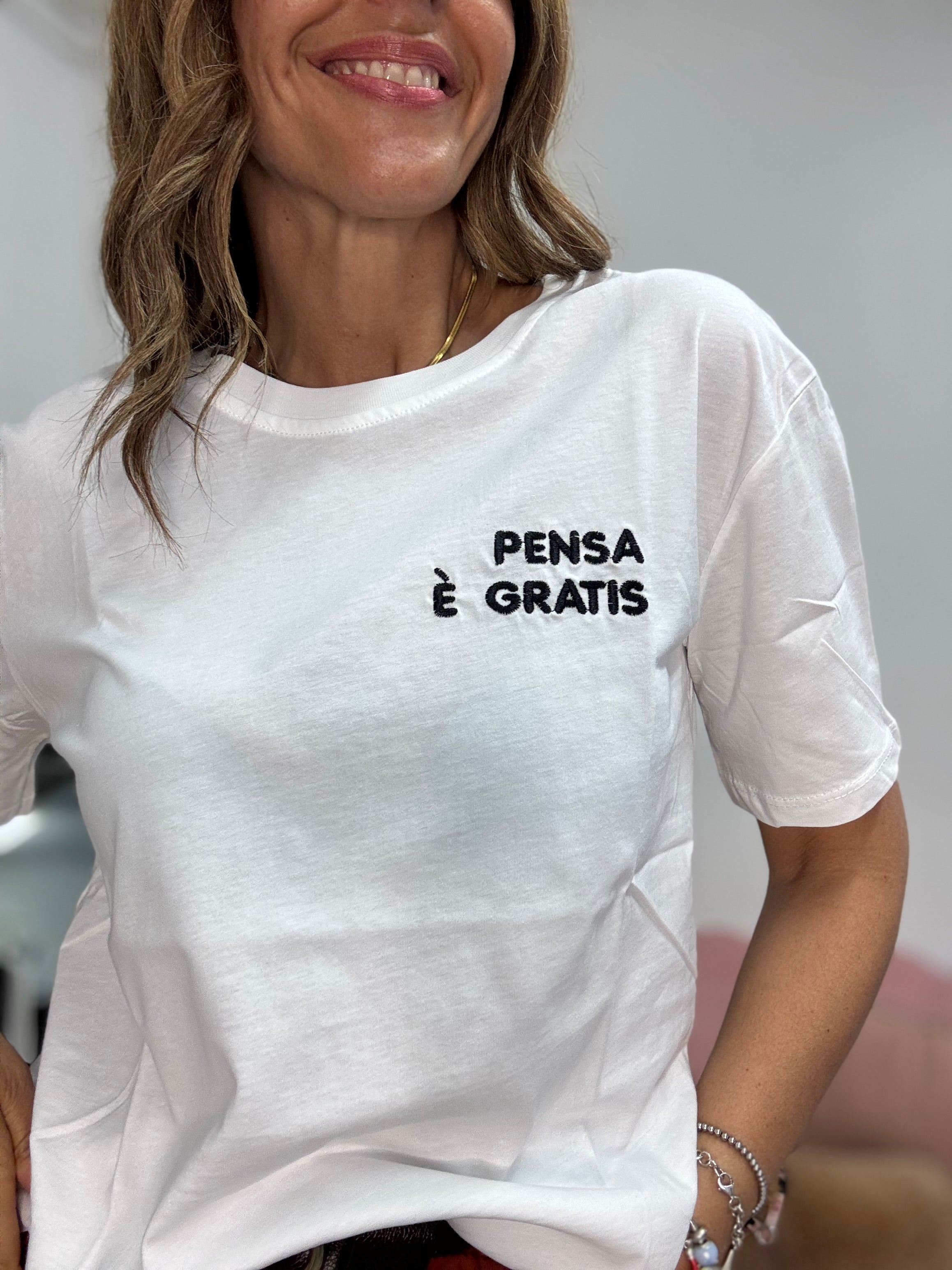 T-shirt Pensa e’ gratis