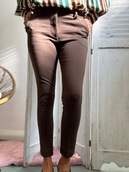 Il pantalone sigaretta punto Milano