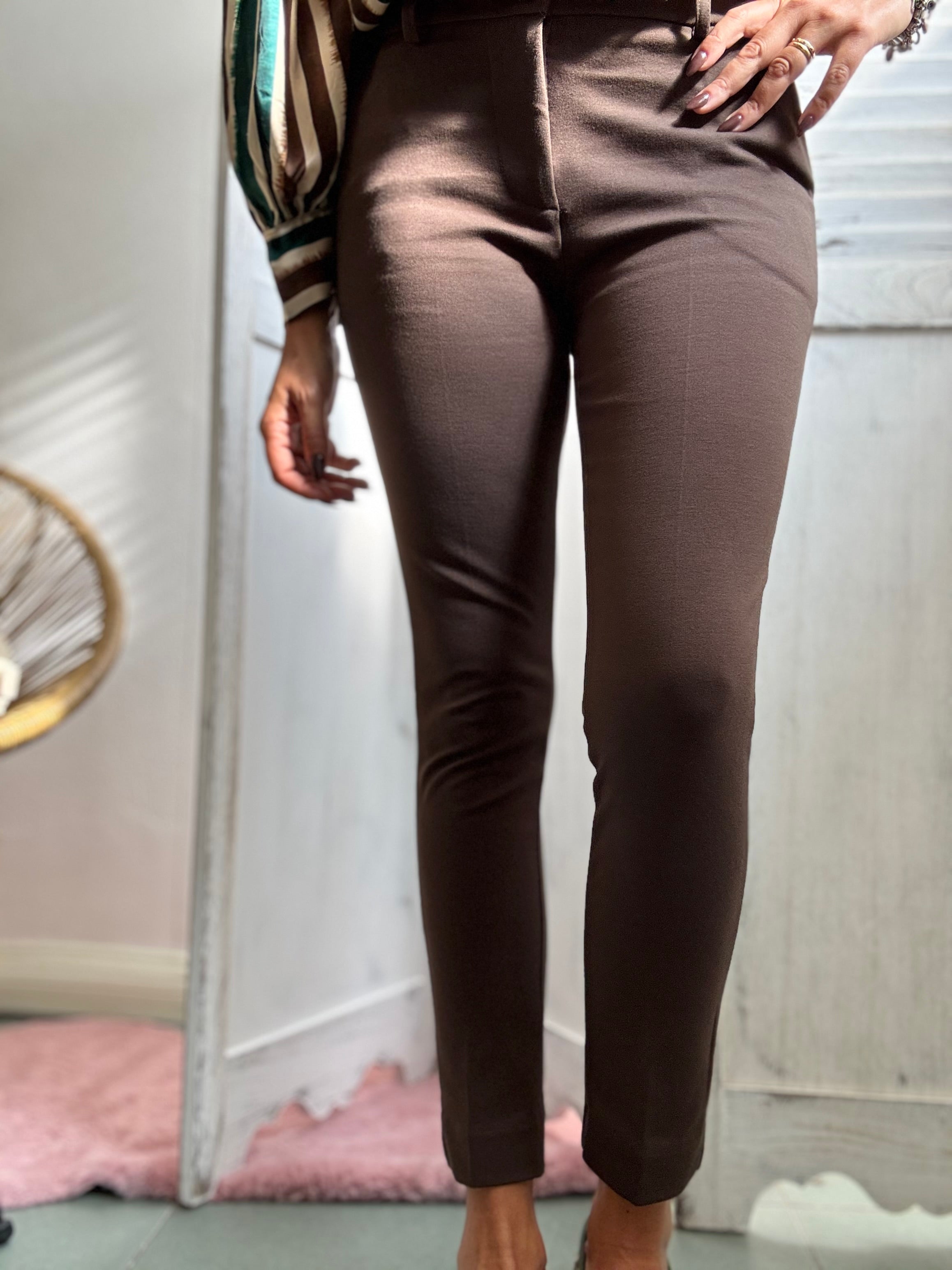 Il pantalone sigaretta punto Milano