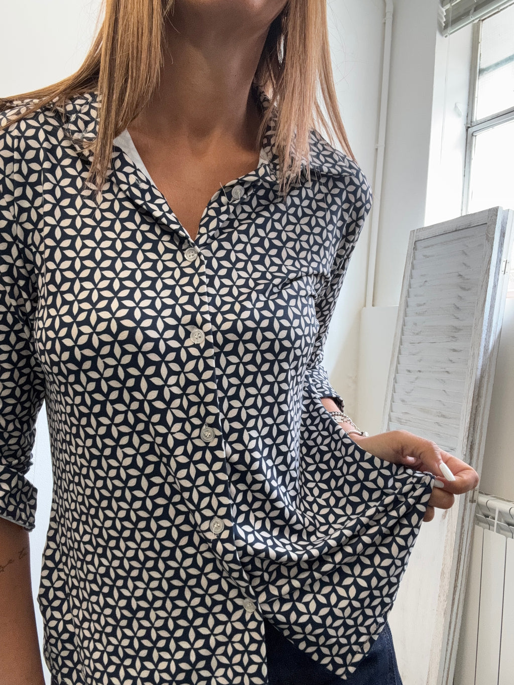 La camicia in maglina con l’alloro