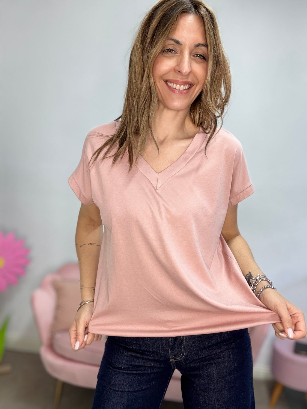 La t-shirt viscosa a V