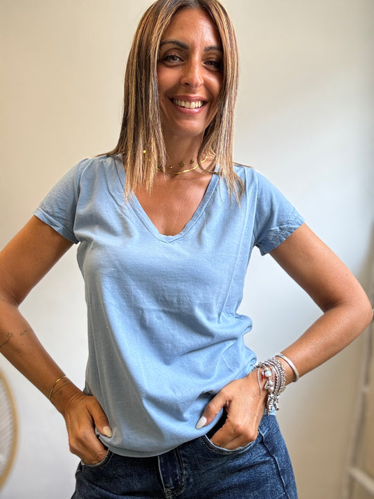 La t-shirt scollo a V