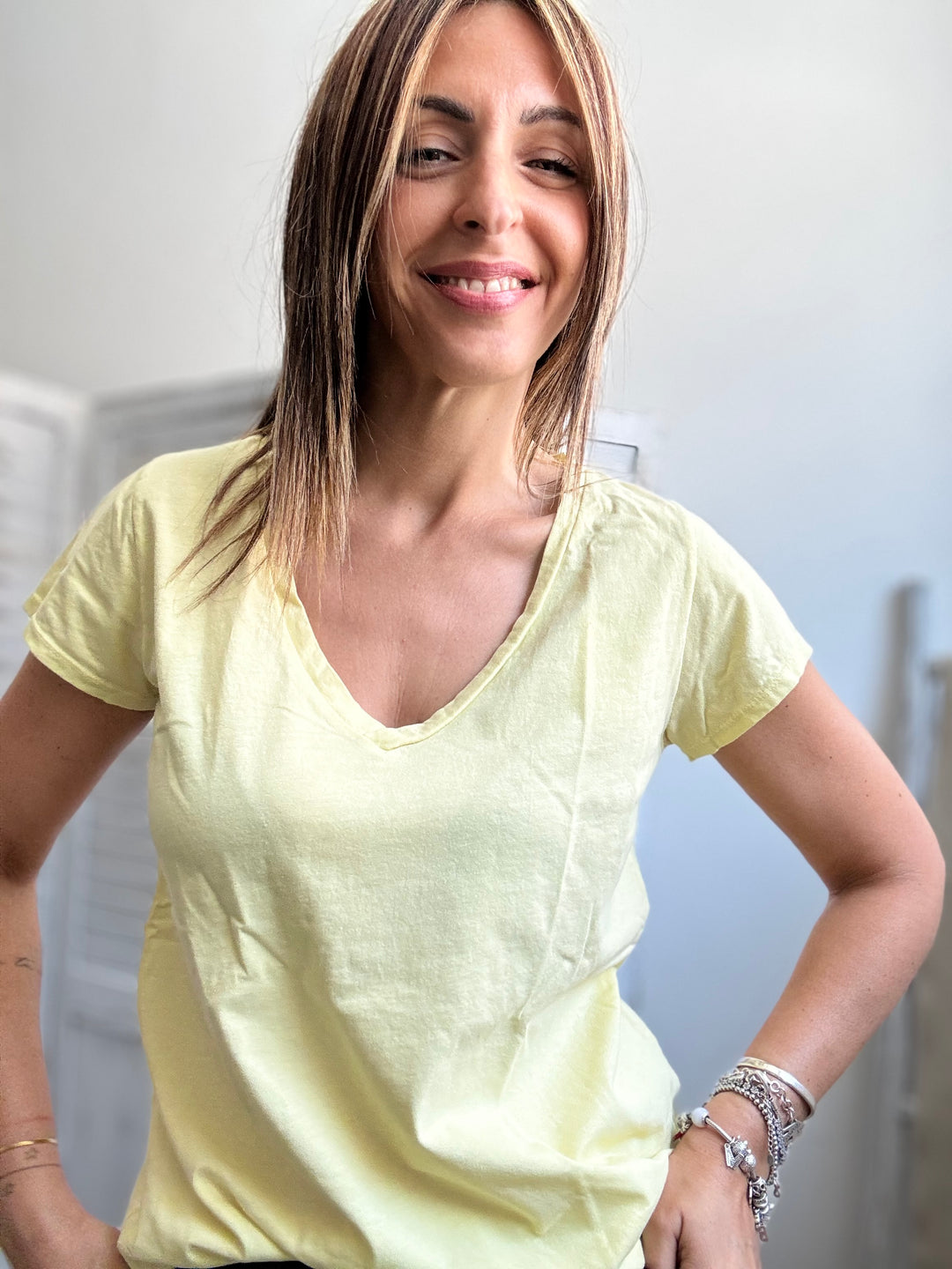 La t-shirt scollo a V
