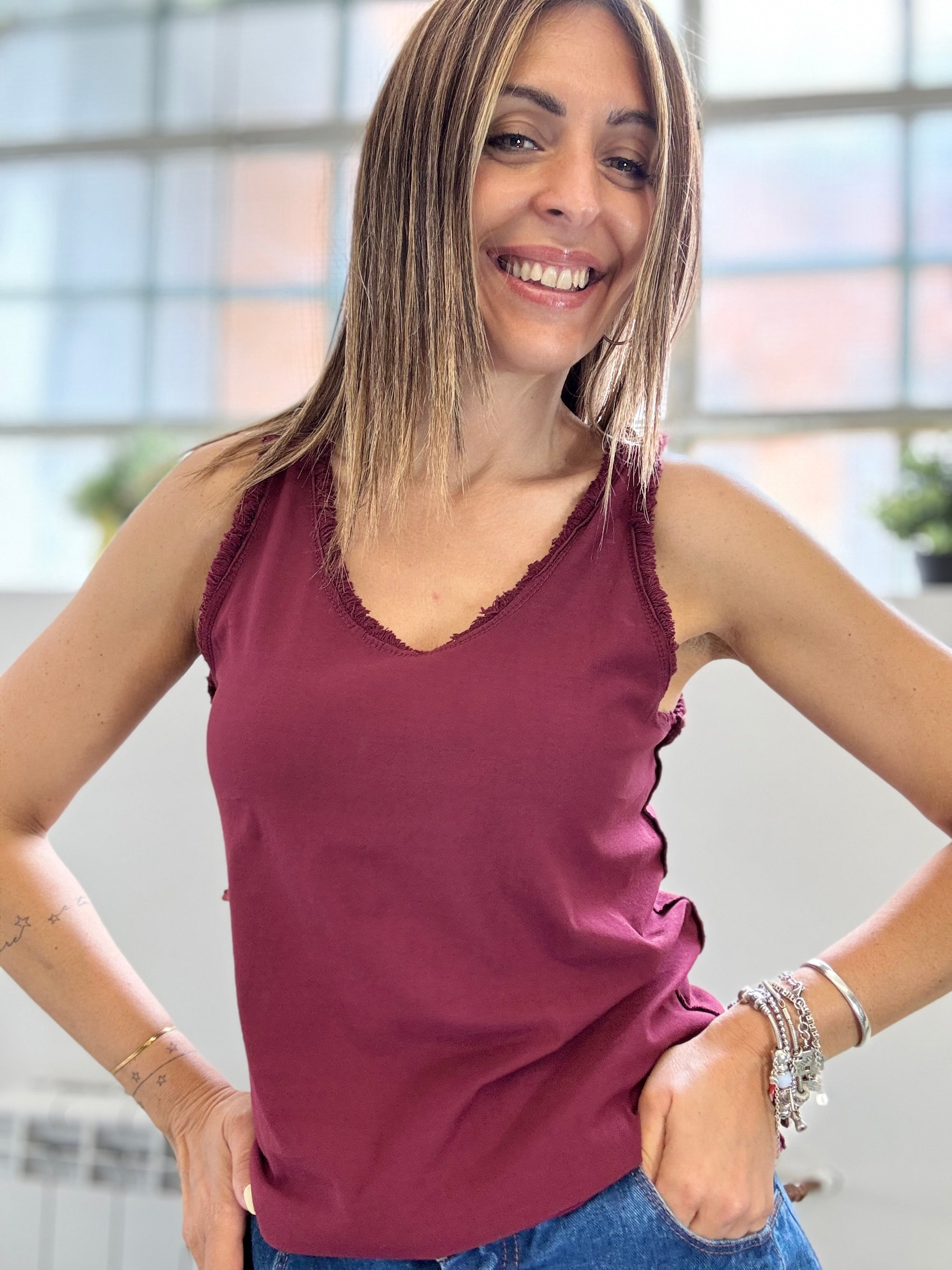 La canotta Ami con le frangette