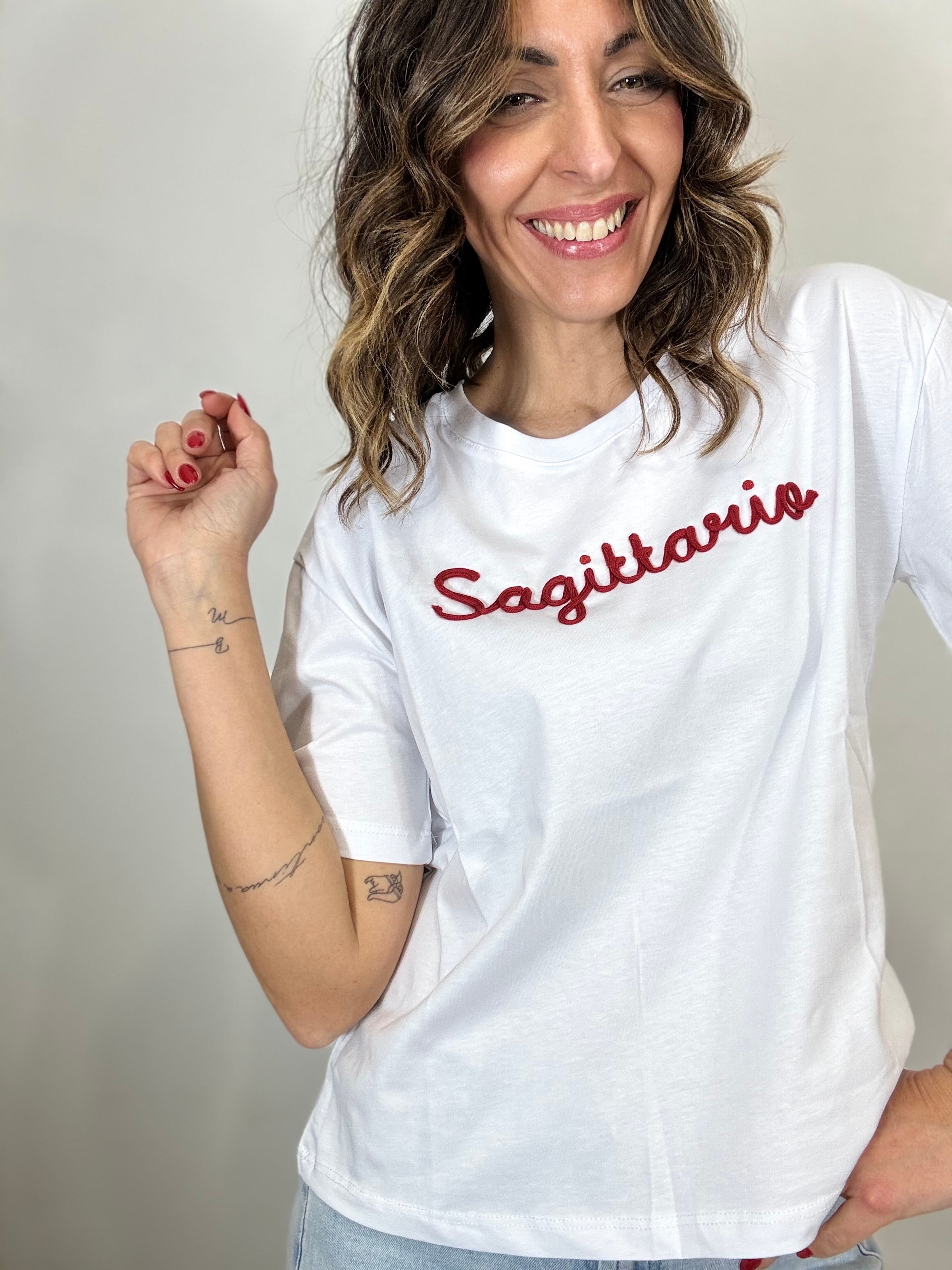 La T shirt LUMINA coi segni zodiacali