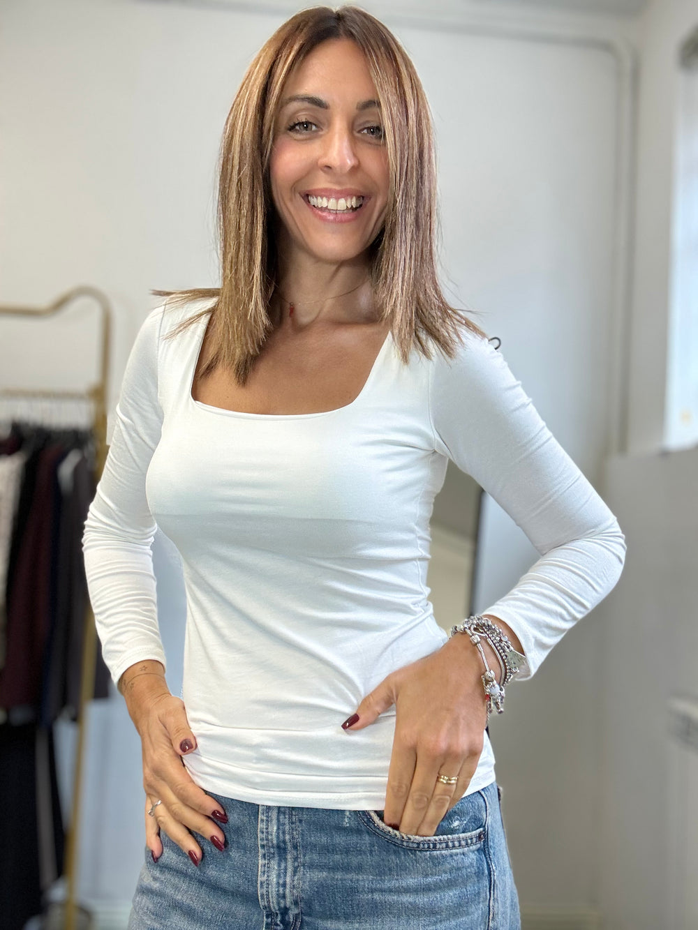 La t-shirt con lo scollo quadrato