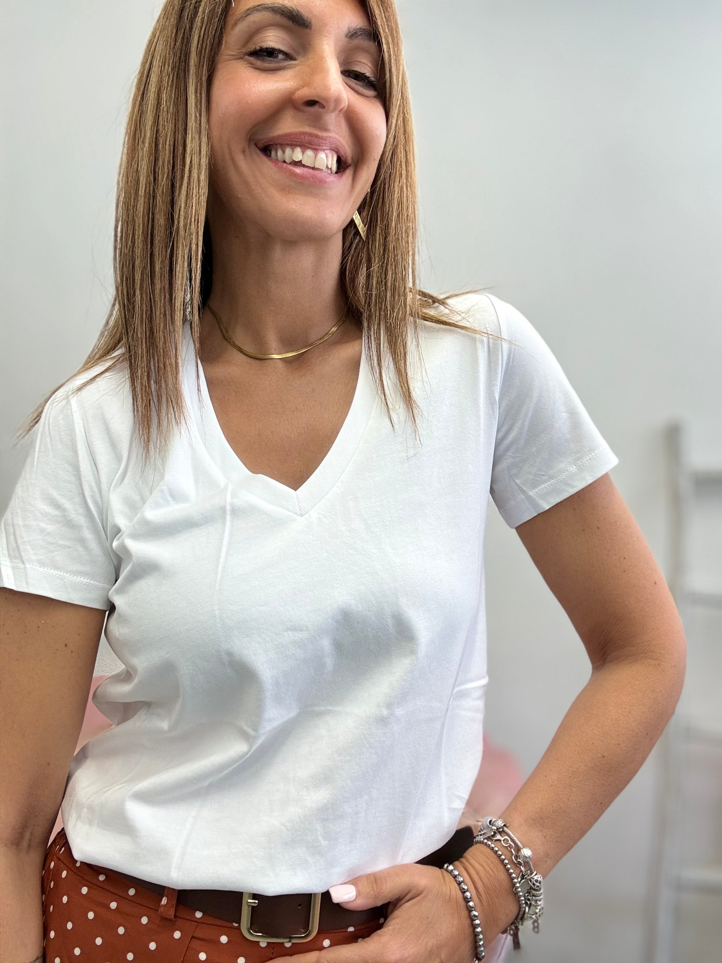 La t-shirt LUMINA a V