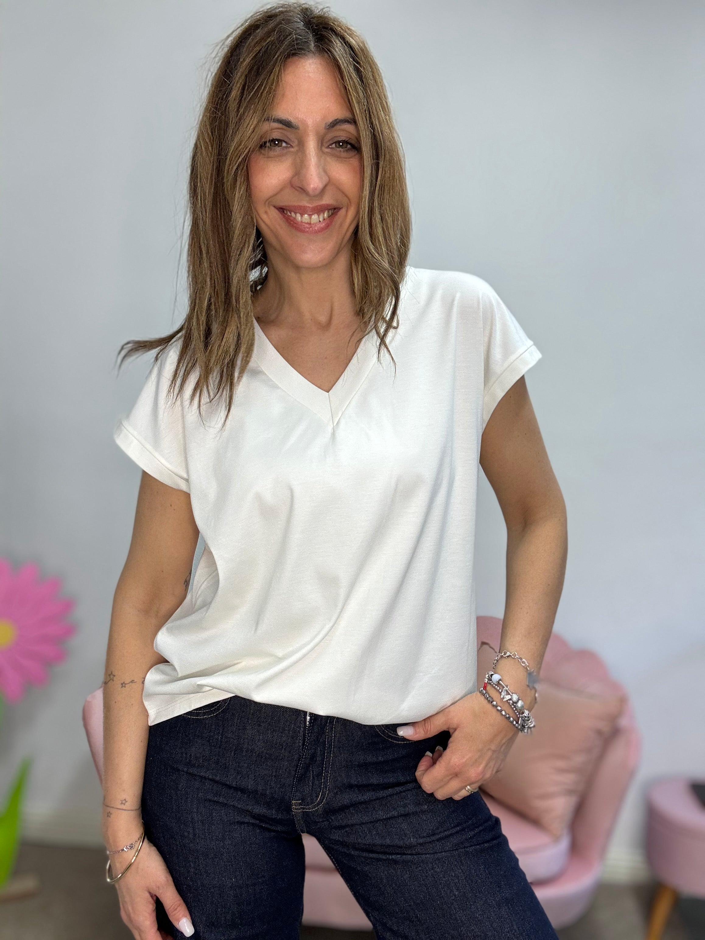 La t-shirt viscosa a V