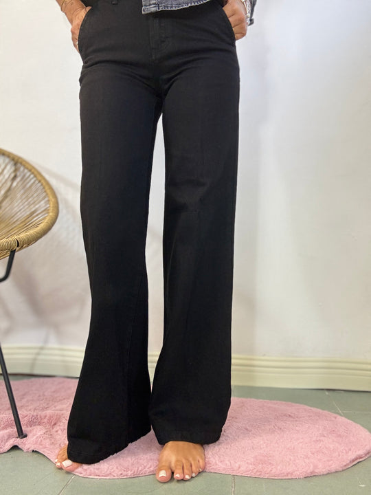 Il jeans palazzo nero