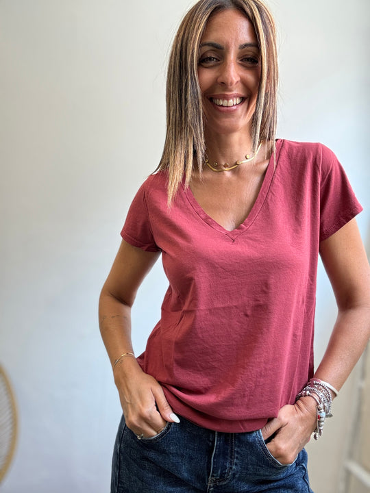 La t-shirt scollo a V