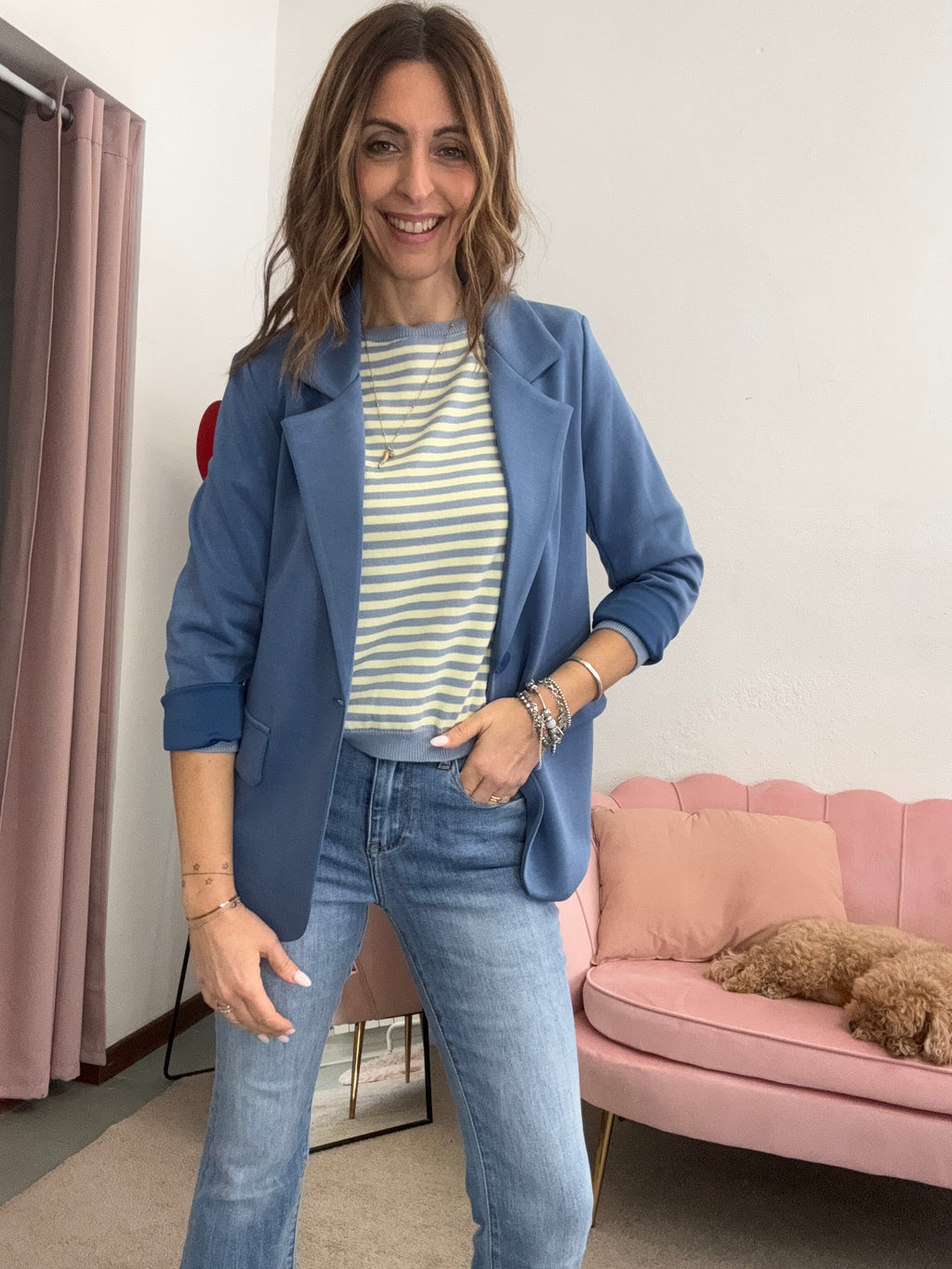 La giacca viscosa ad una bottone