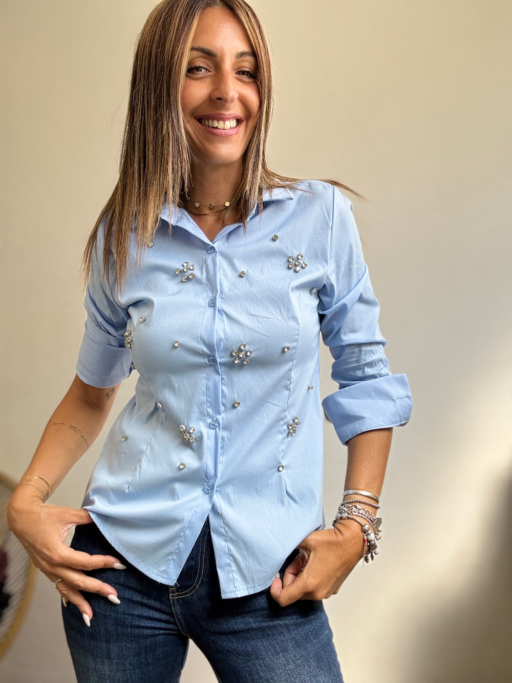 La camicia Klara con gli strasse