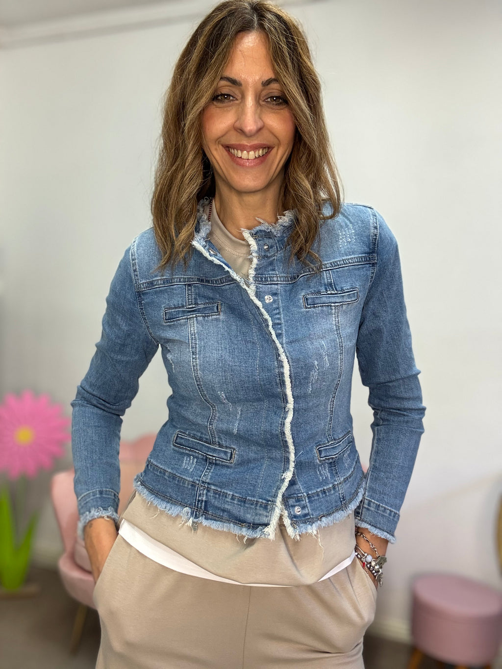 Giubbino in jeans con le frangette denim chiaro