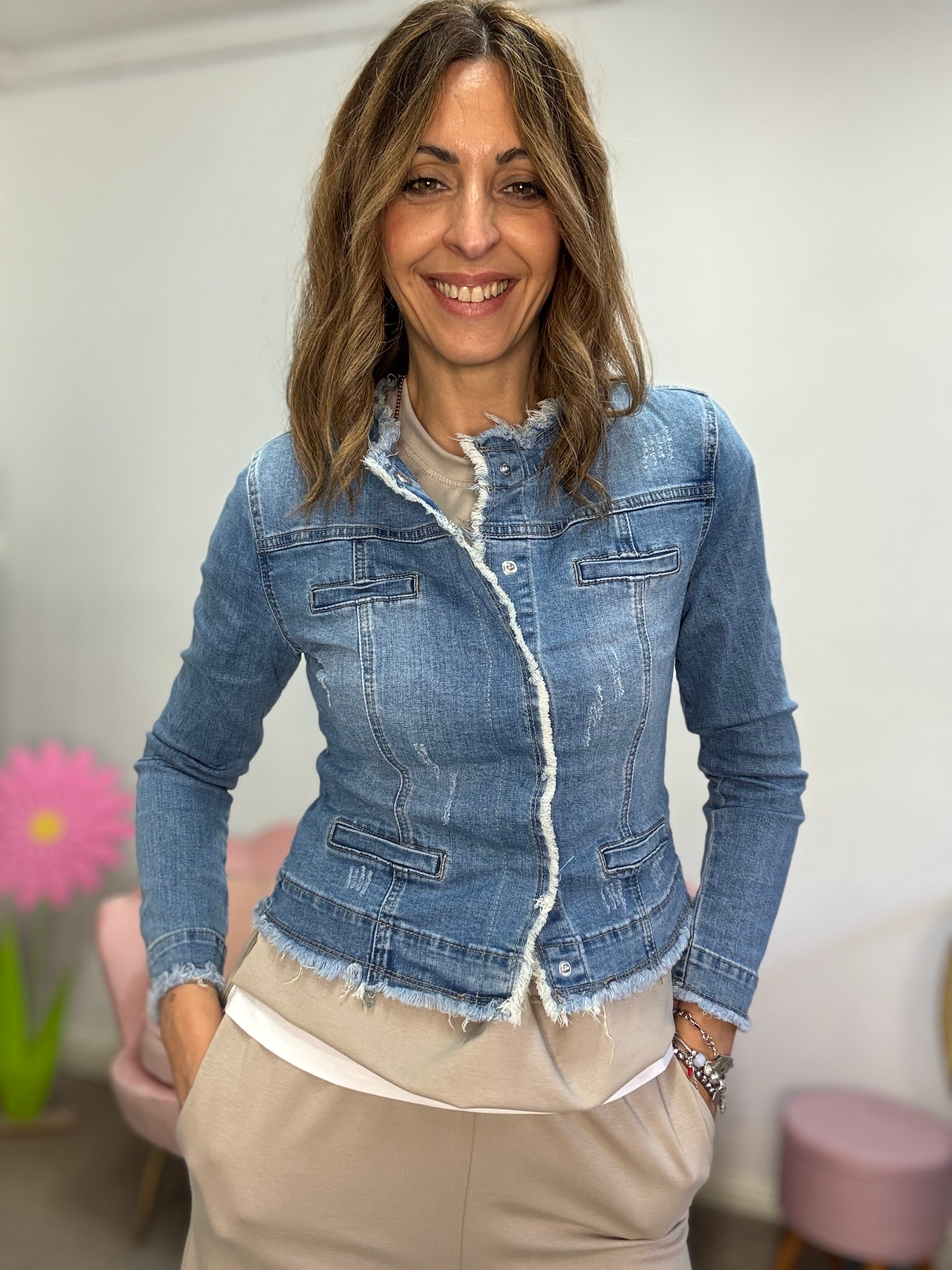 Giubbino in jeans con le frangette denim chiaro