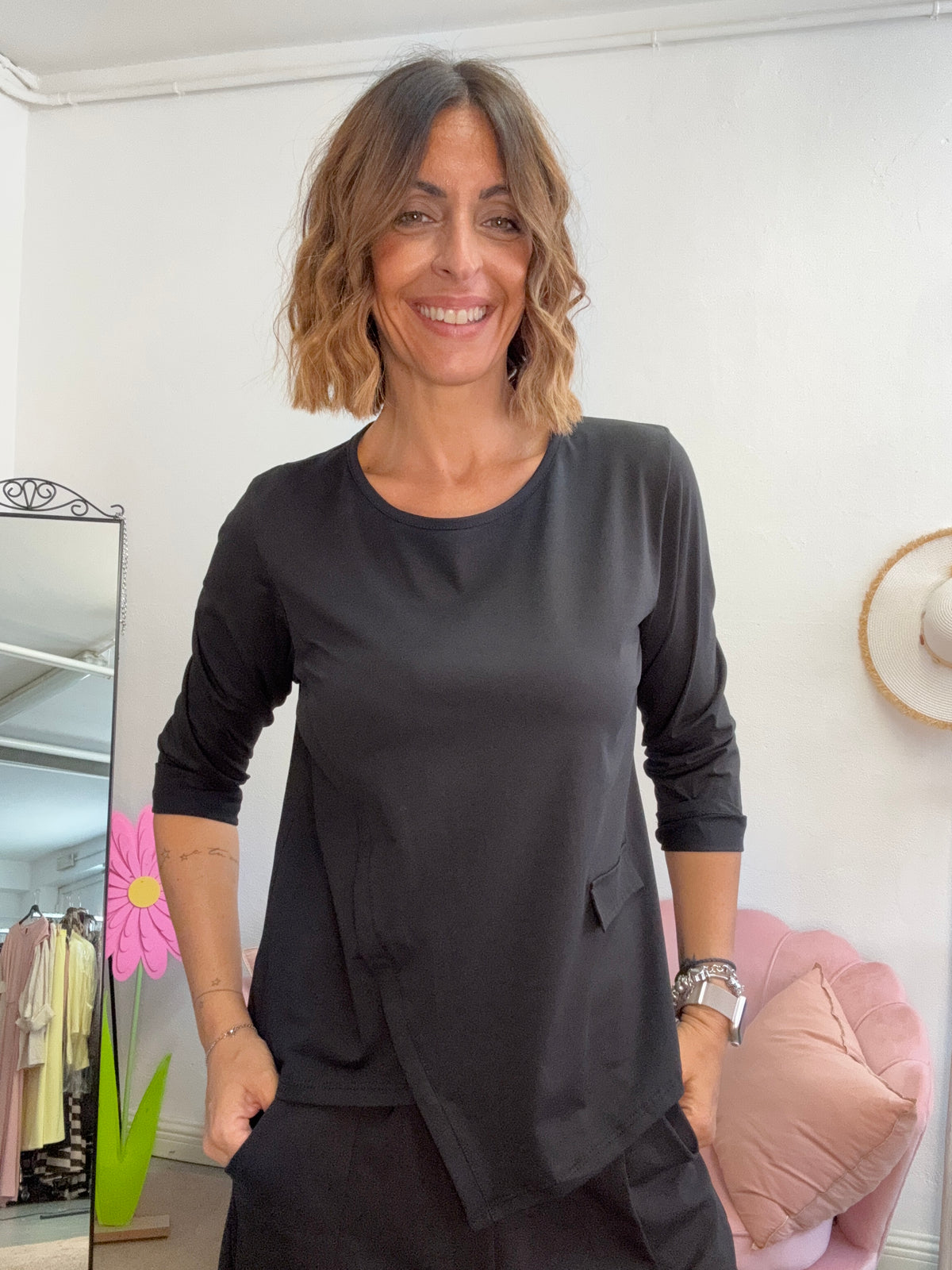 La t-shirt dal taglio irregolare