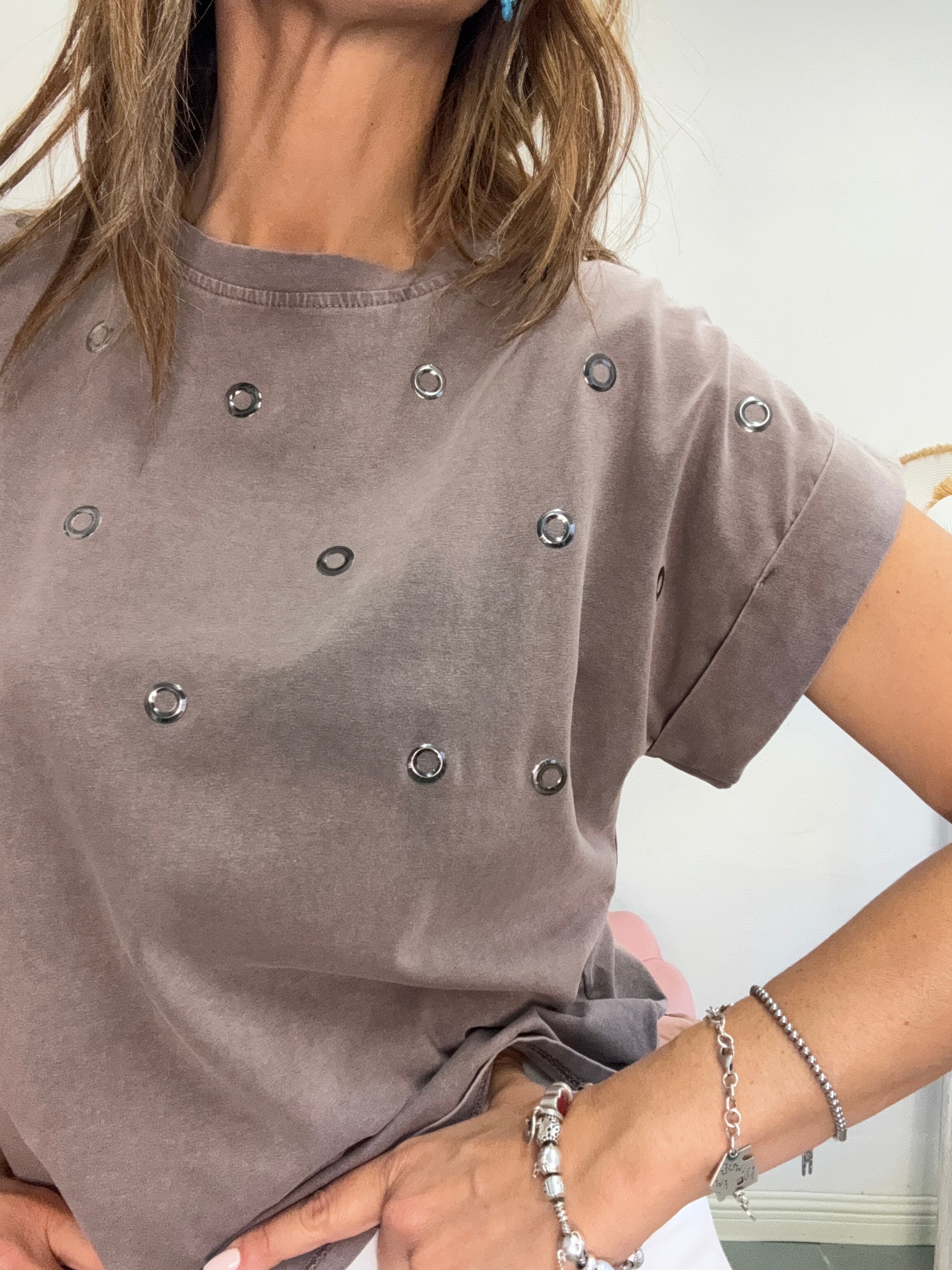 La t-shirt con gli anellini