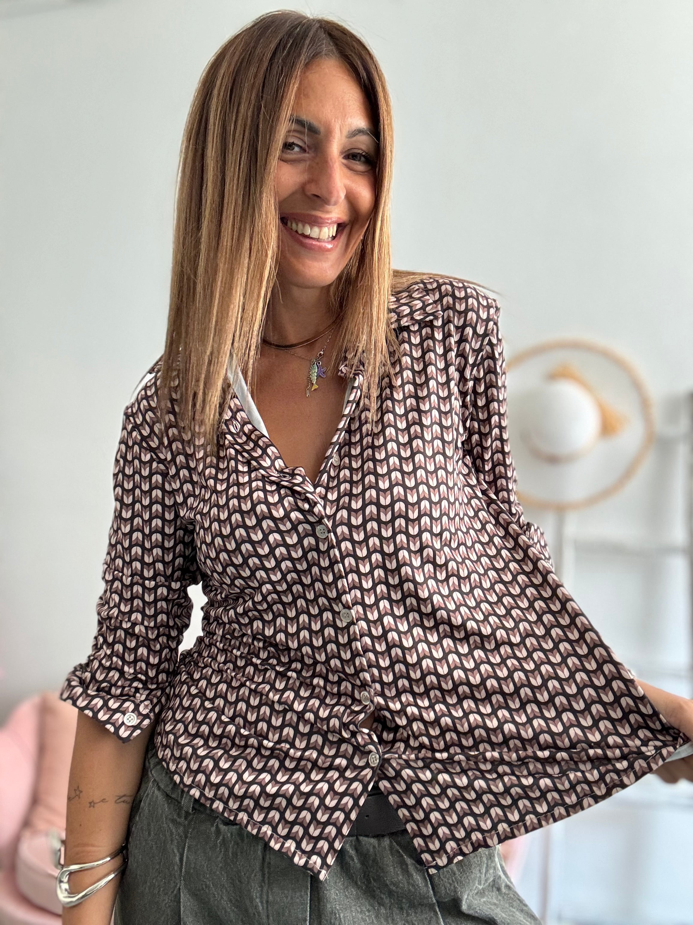La camicia in maglina