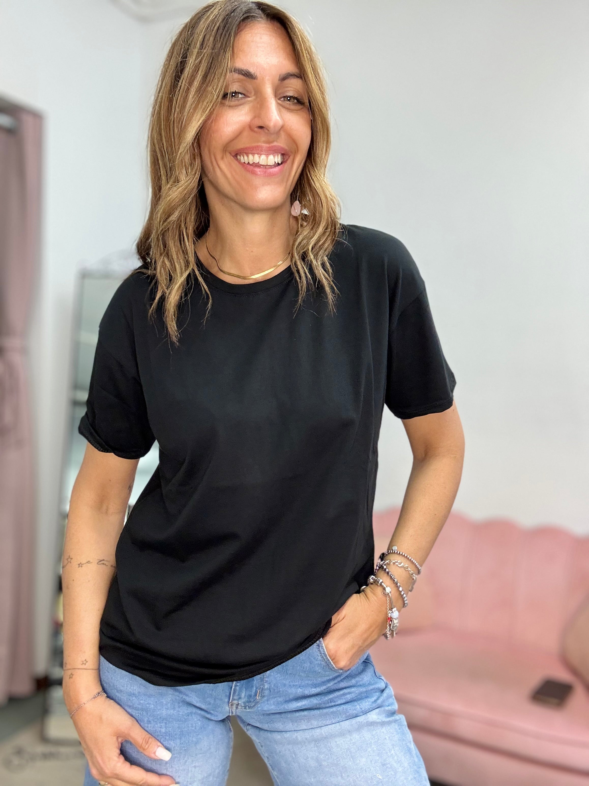 La t-shirt over