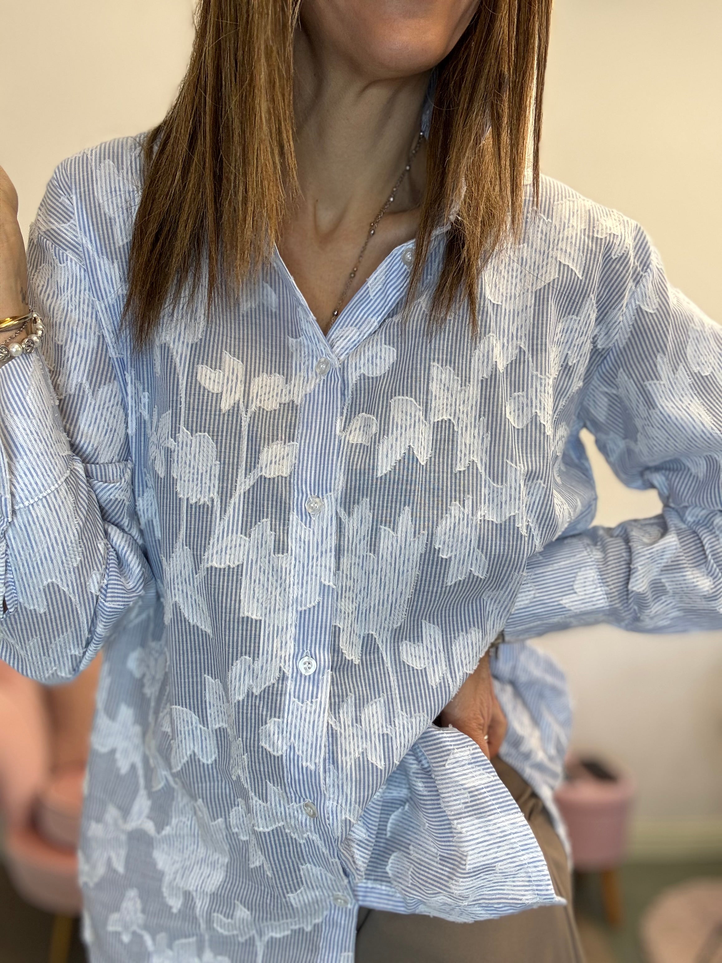 La camicia foglie e bacchette