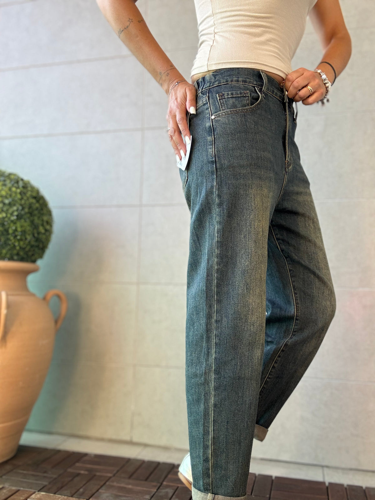 Il jeans boy-friend con l’elastico posteriore