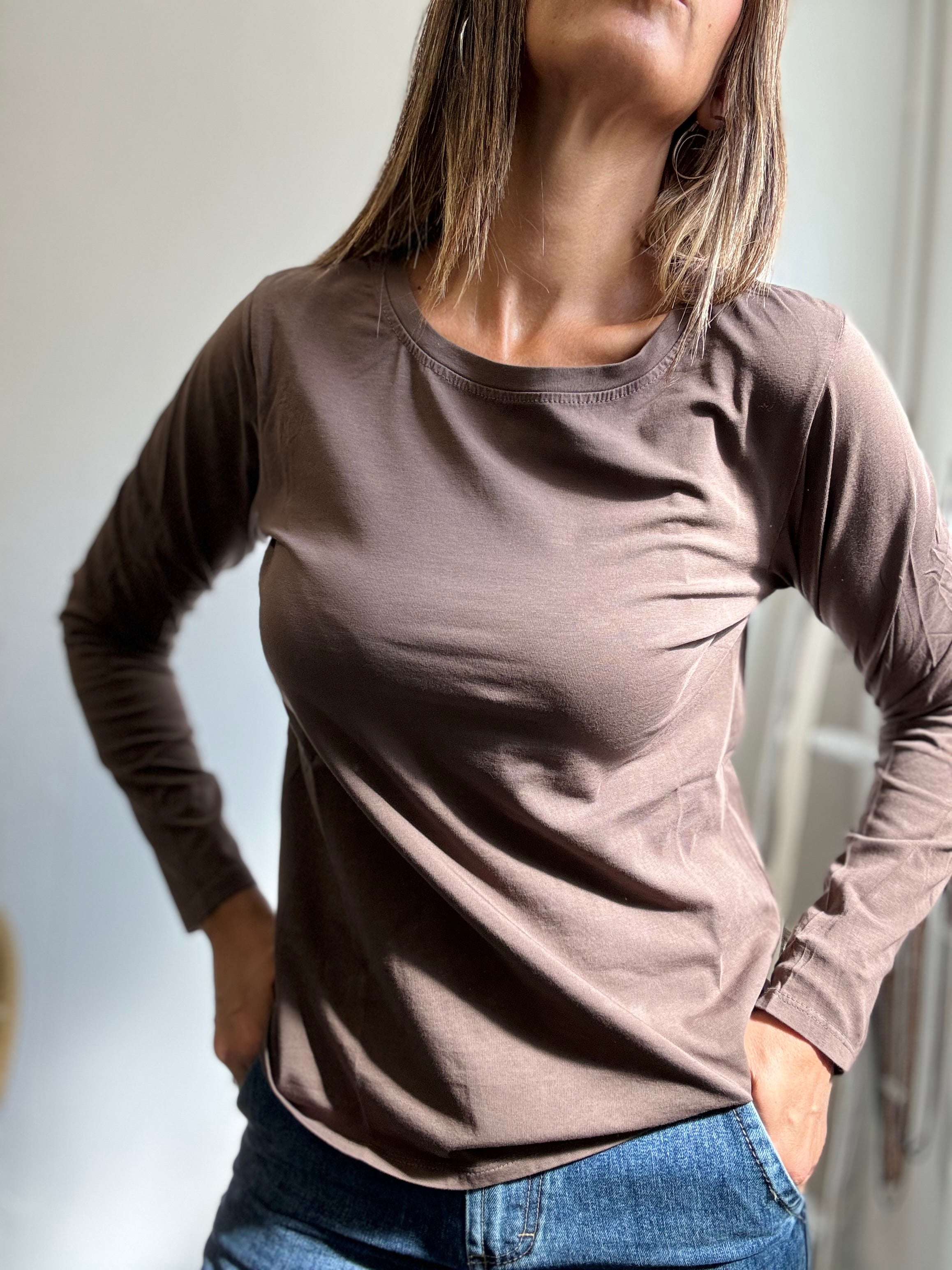 La t-shirt girocollo manica lunga