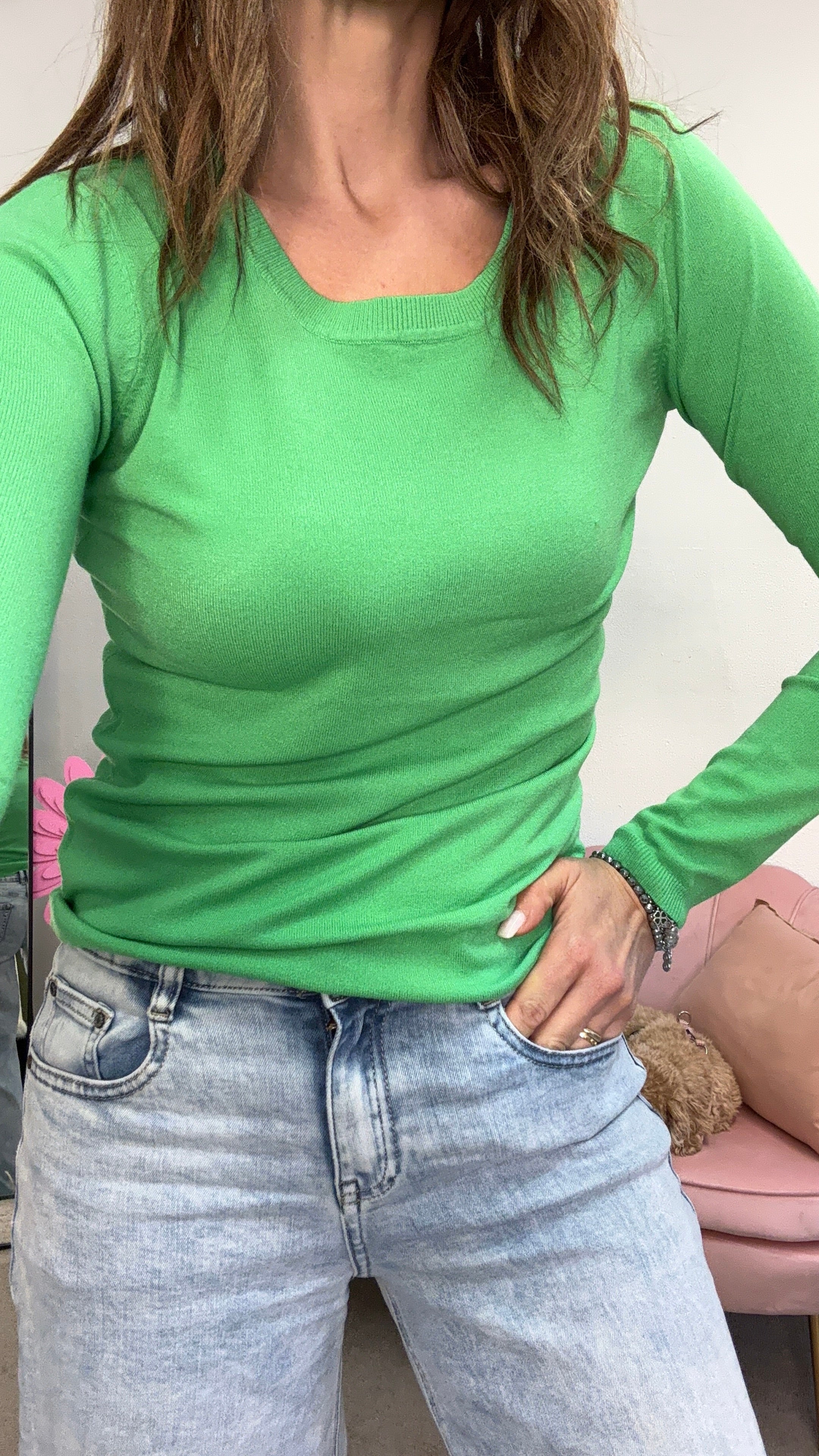 Il pull basico fluo