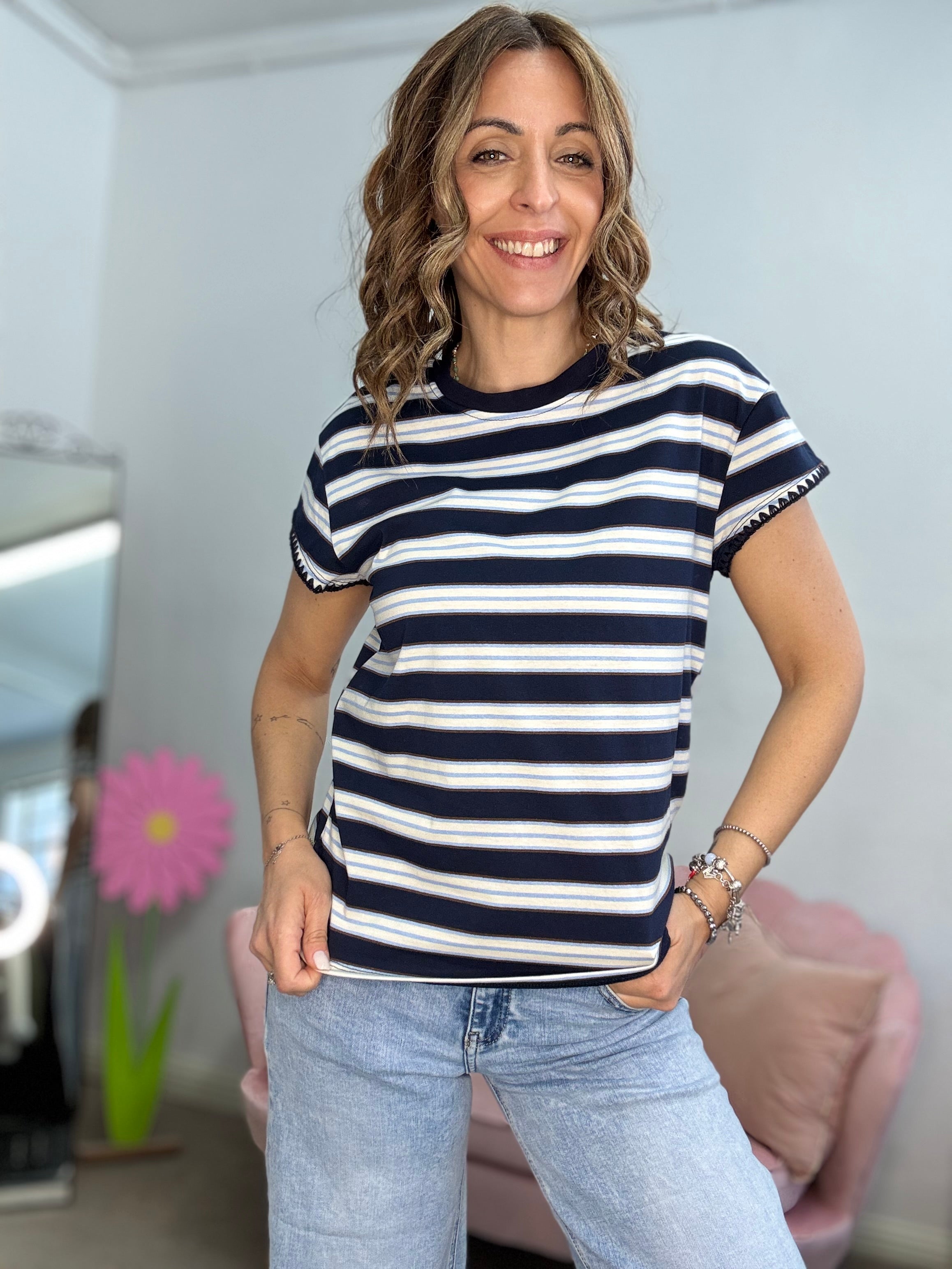 La t-shirt col bordo uncinetto