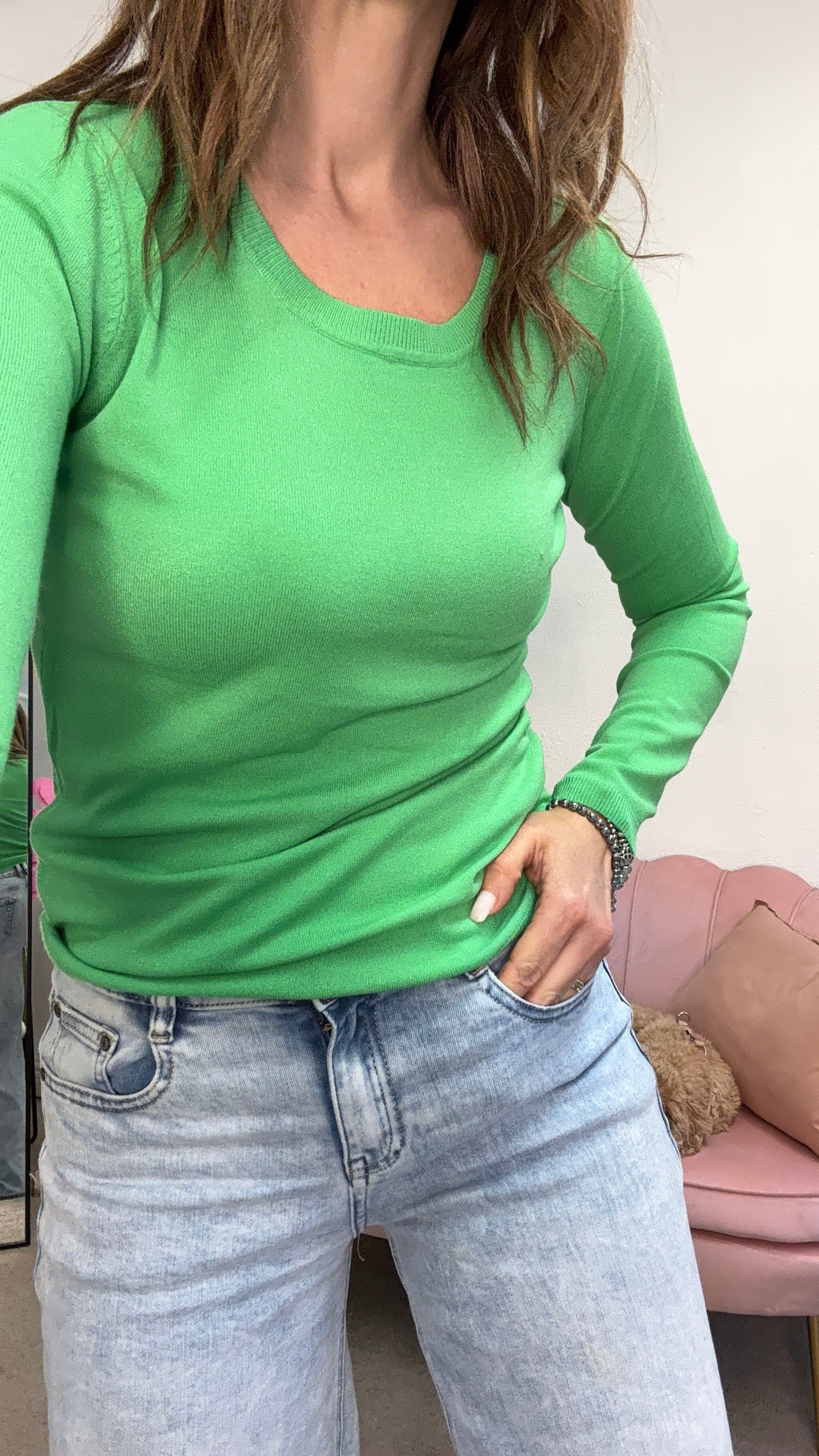 Il pull basico fluo