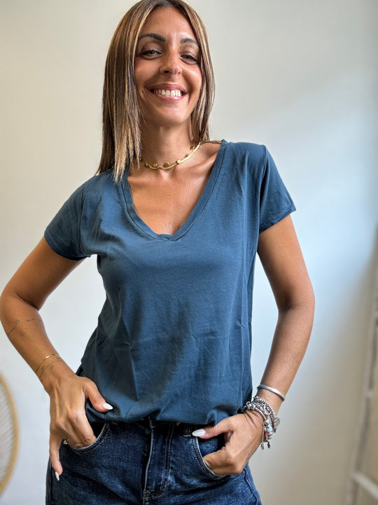 La t-shirt scollo a V