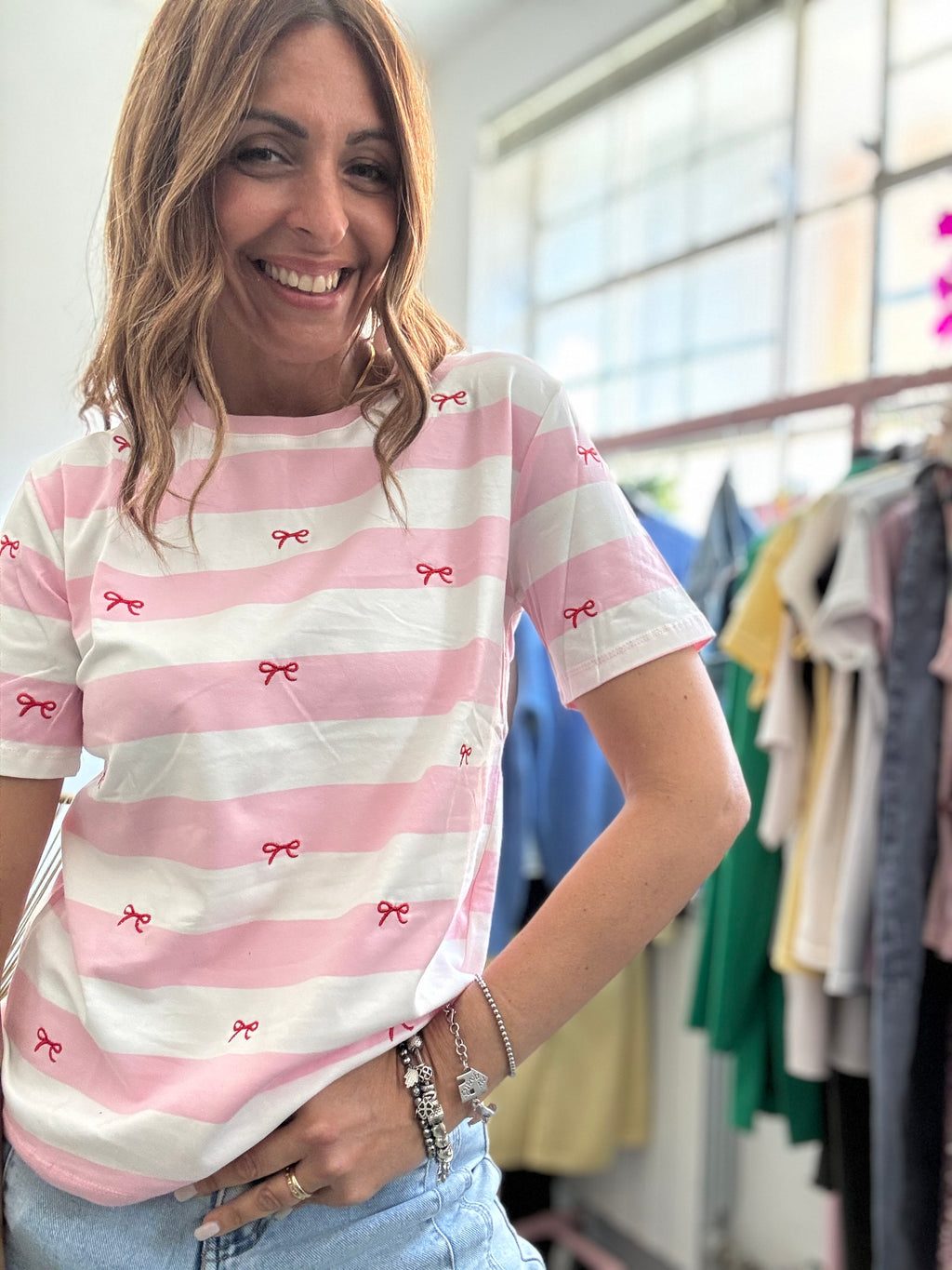 La t-shirt righe e fiocchetti
