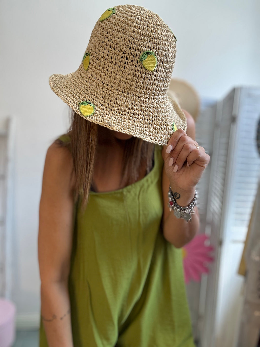 Il cappello di paglia coi limoni