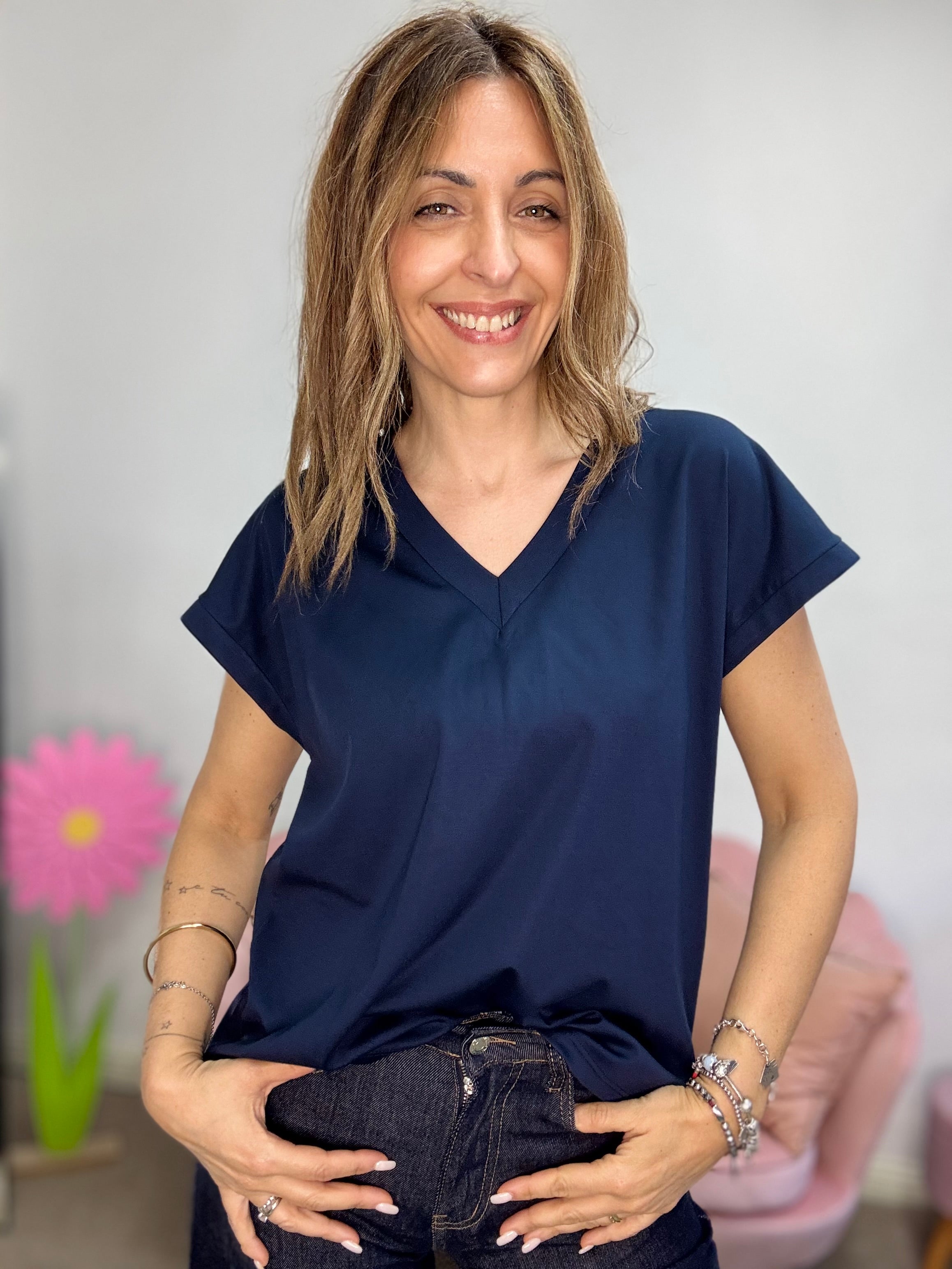 La t-shirt viscosa a V