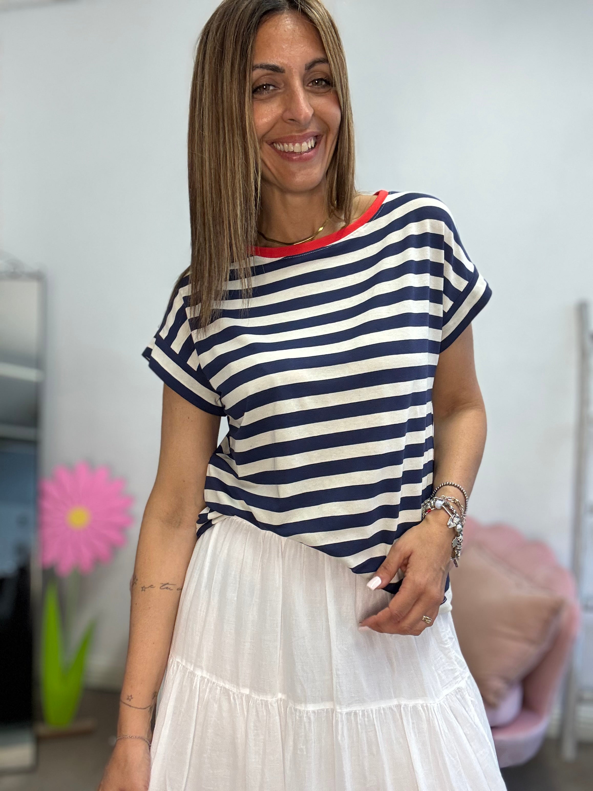 La t-shirt col colletto colorato