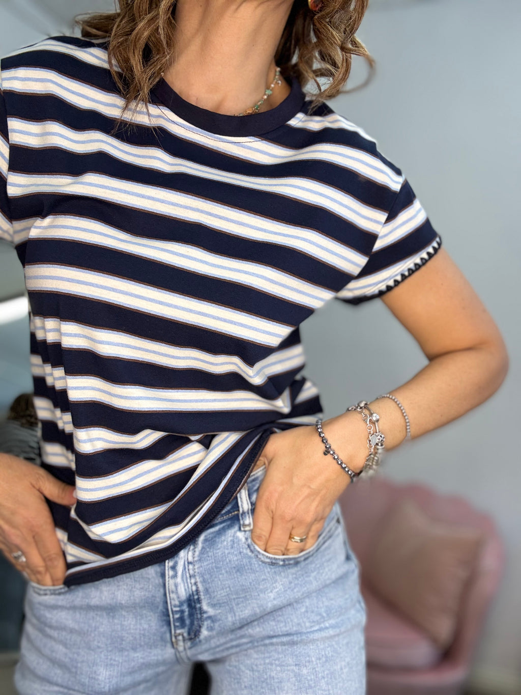 La t-shirt col bordo uncinetto