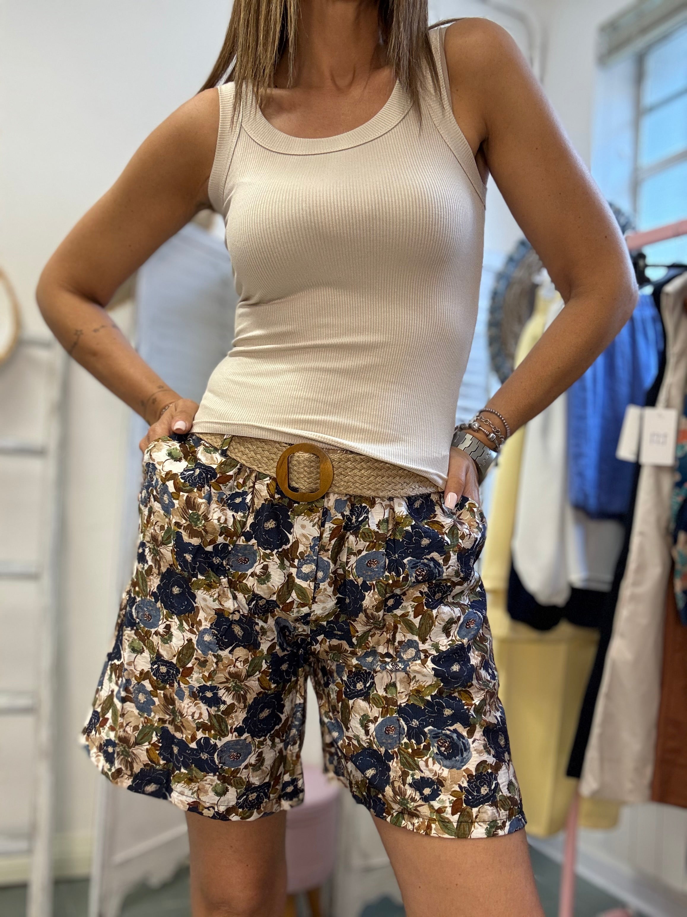 Lo short flower in viscosa