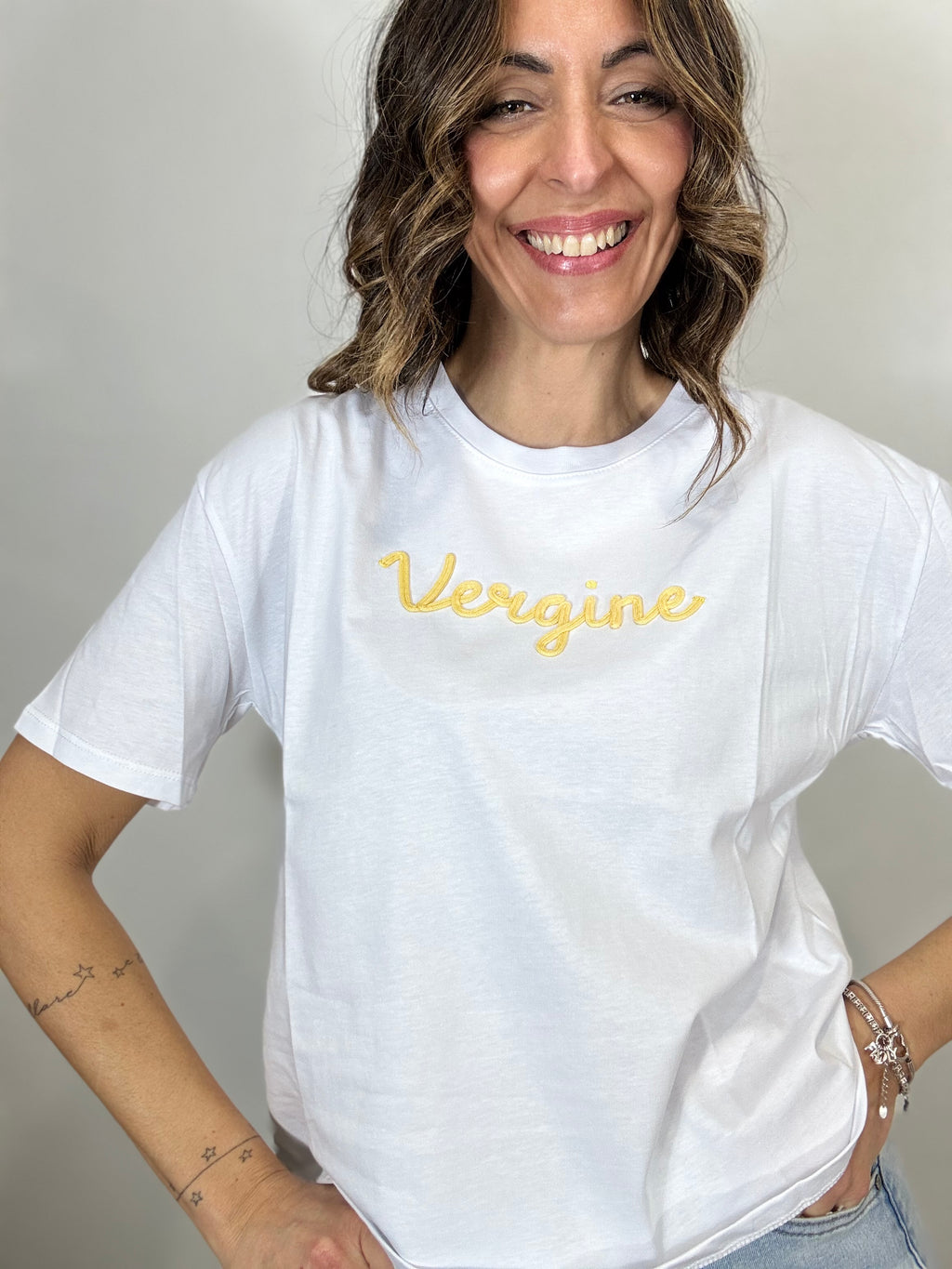 La T shirt LUMINA coi segni zodiacali