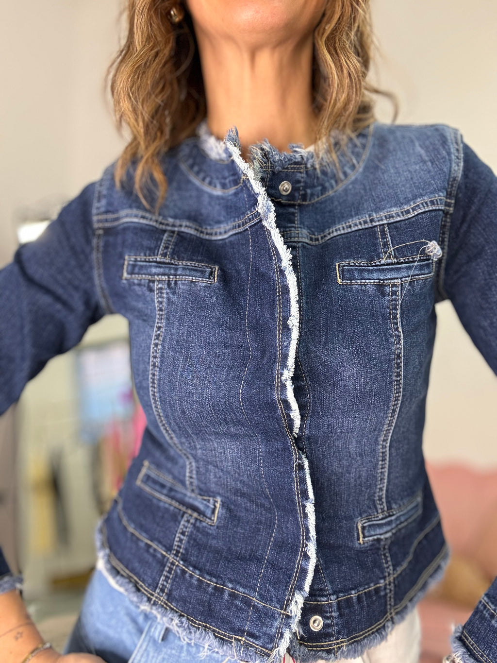 Giubbino in jeans con le frangette