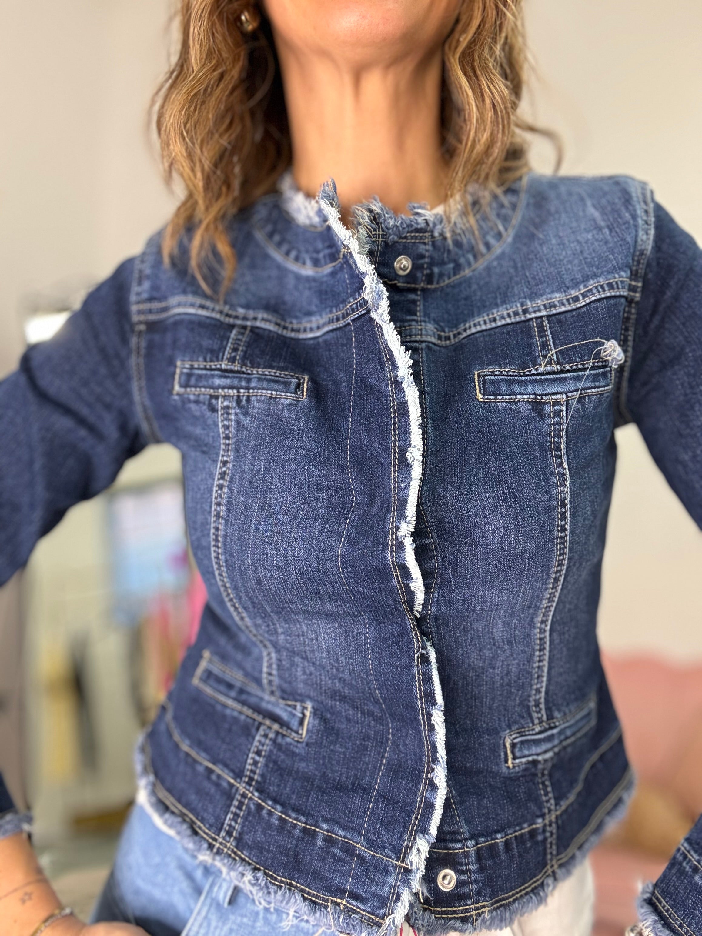 Giubbino in jeans con le frangette