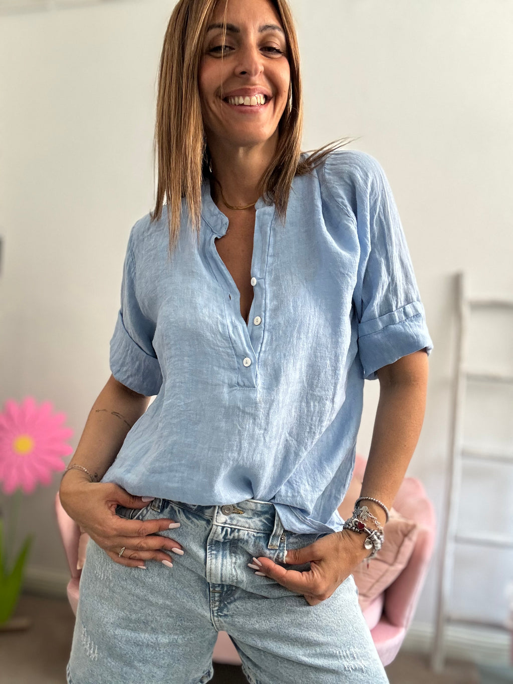 La blusa polo in lino