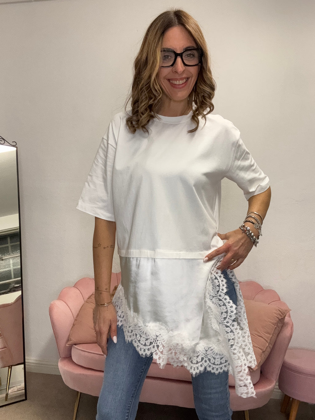 La t-shirt col pizzo