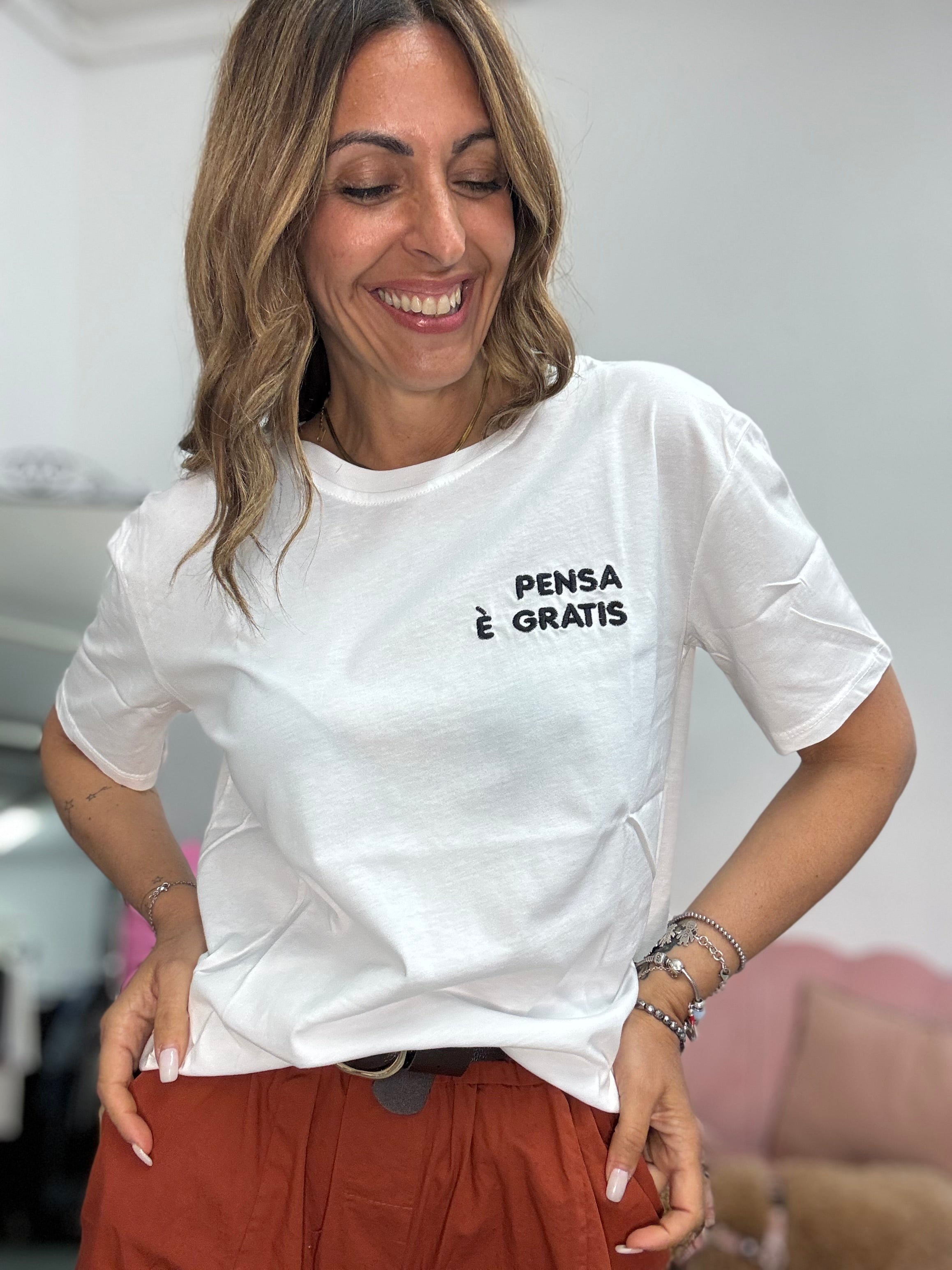 T-shirt Pensa e’ gratis