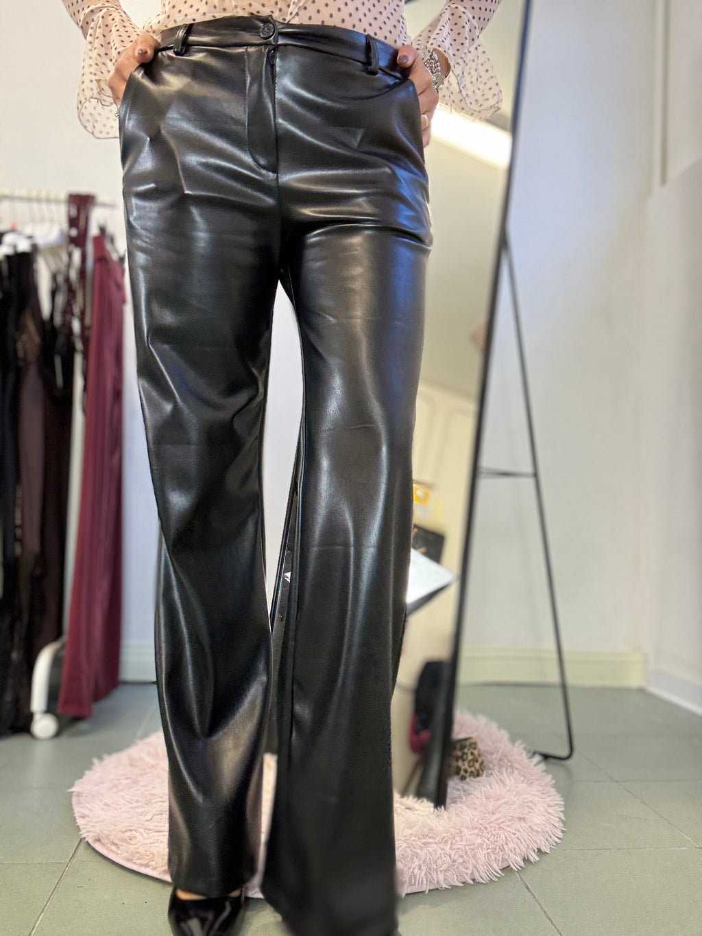 Il pantalone ecopelle Oliver