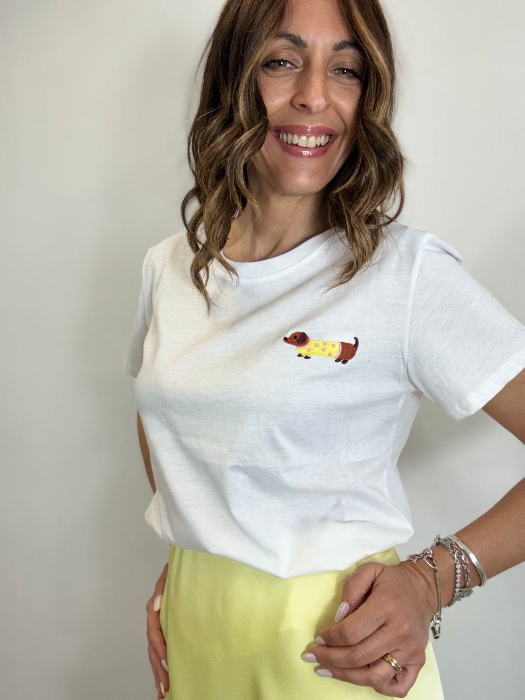 La t shirt col bassottino colorato