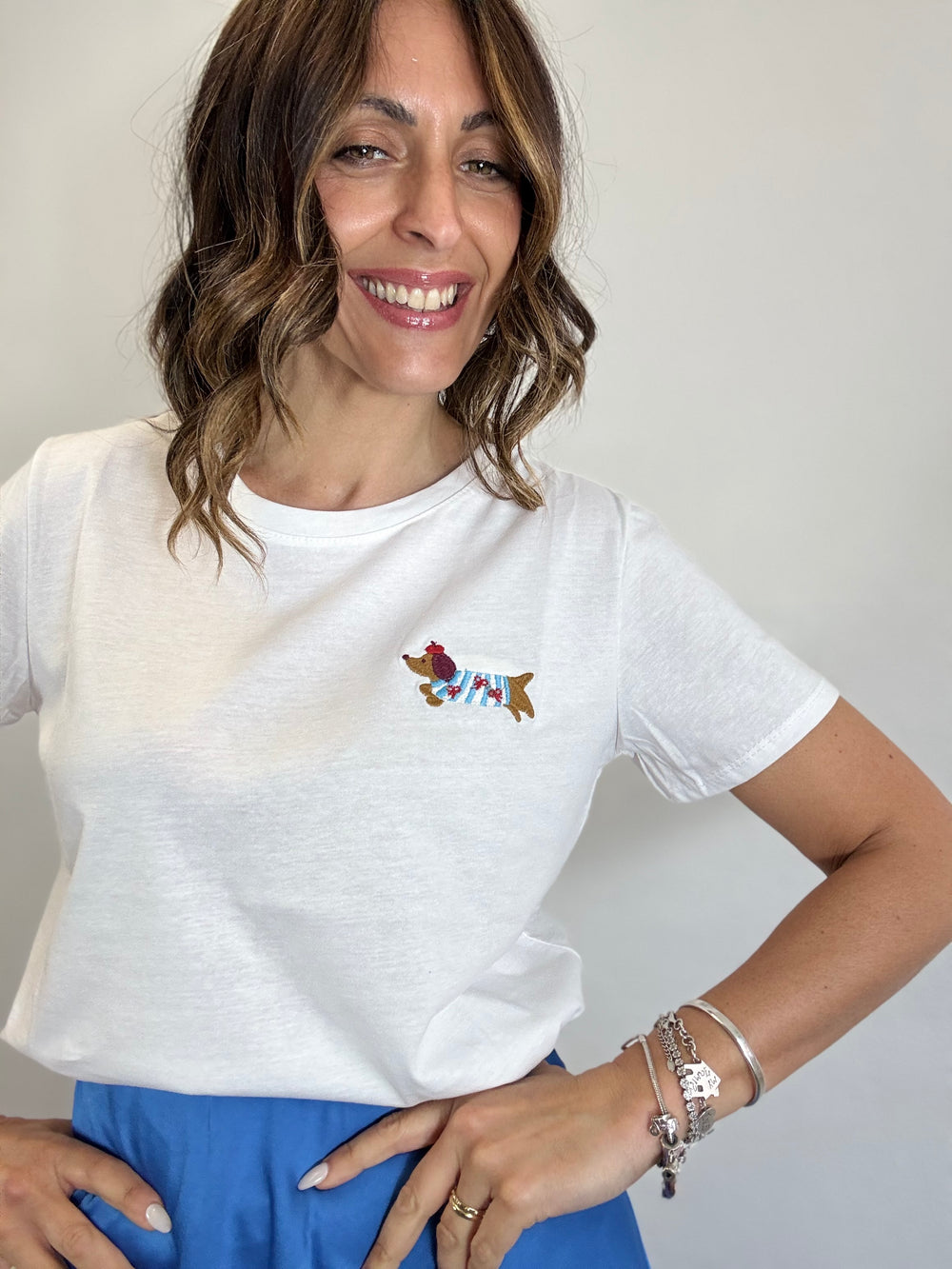 La t shirt col bassottino colorato