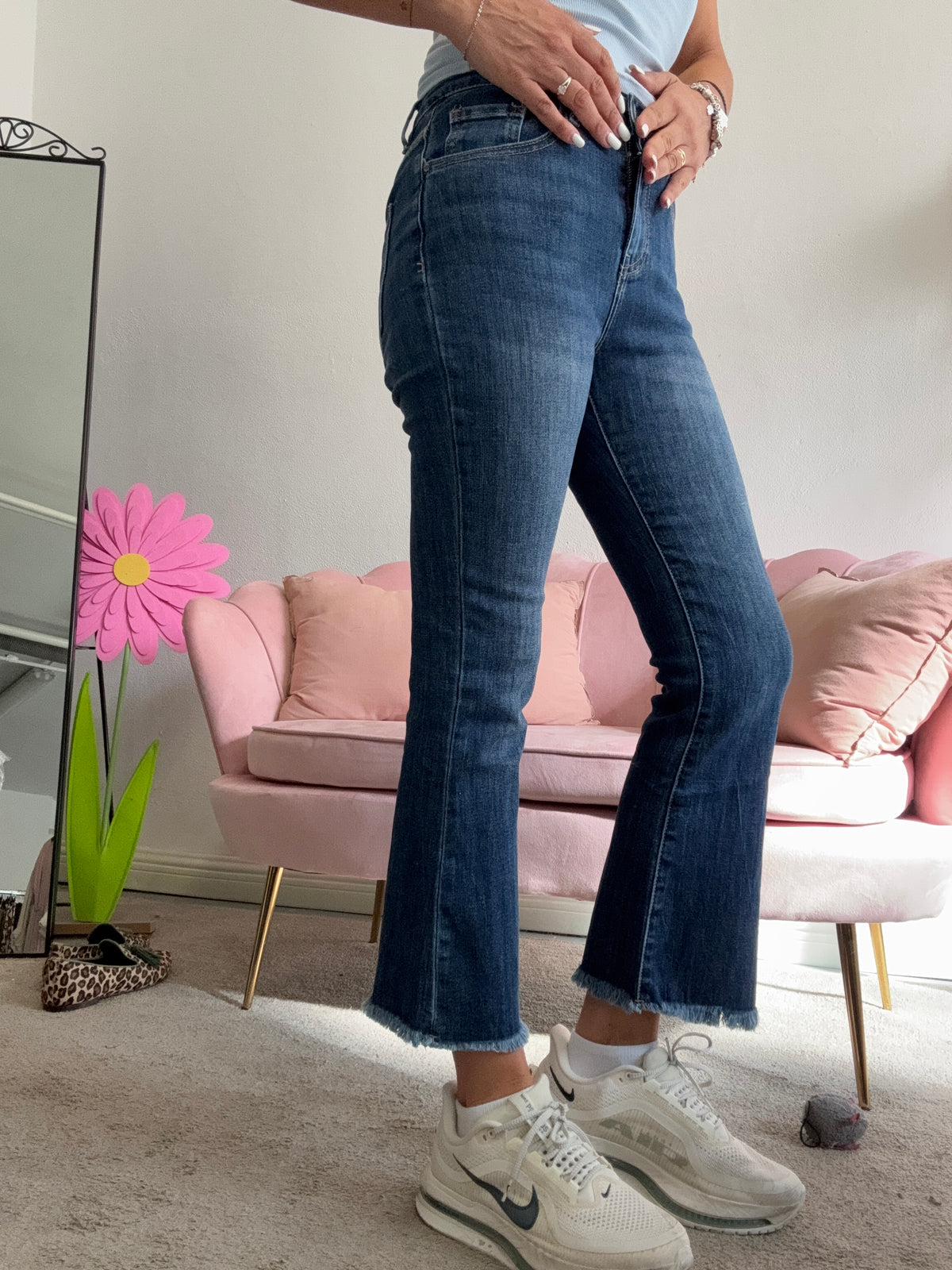 Il jeans trombetta frangette