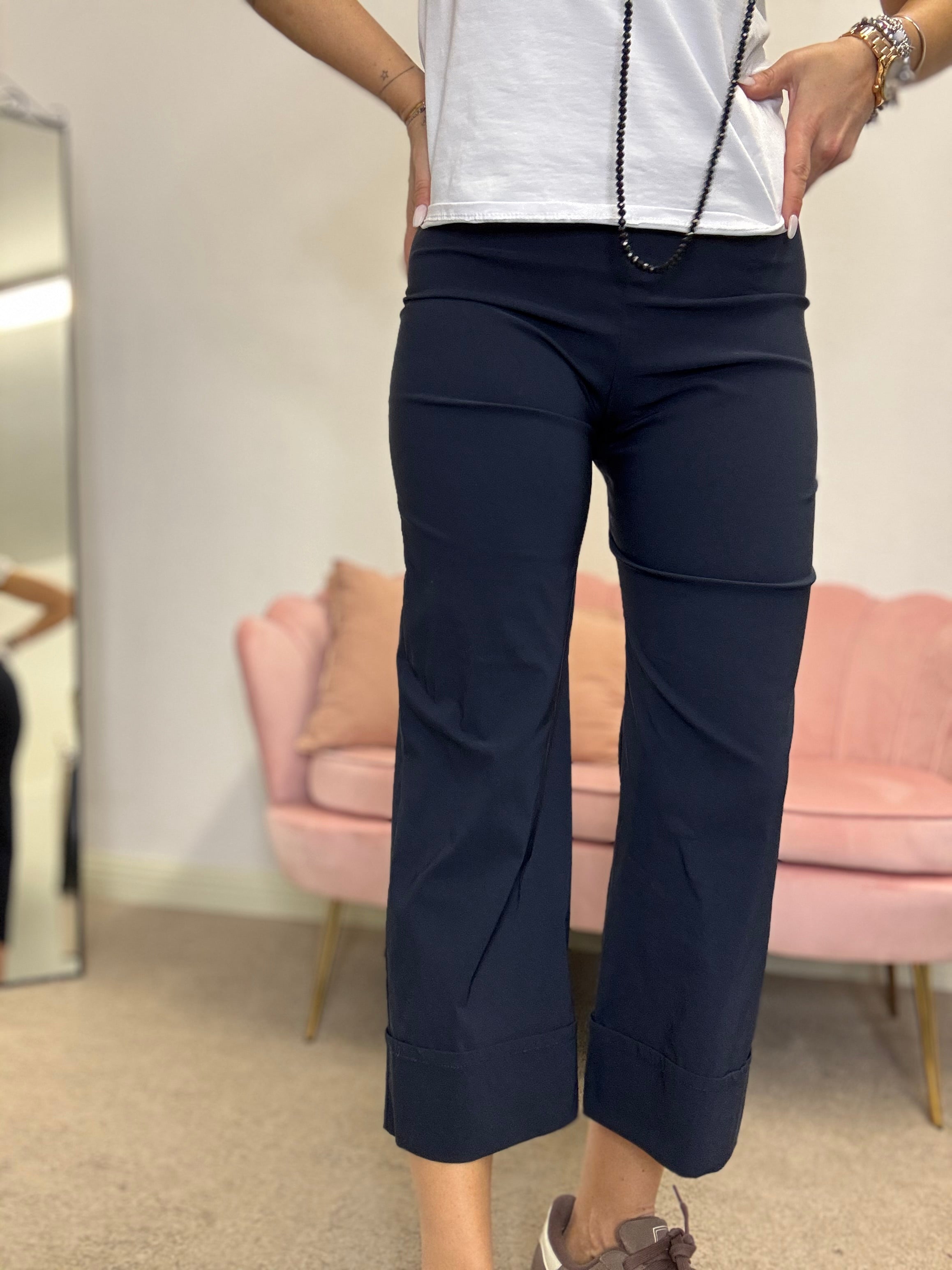 Il pantalone elasticizzato Col risvolto